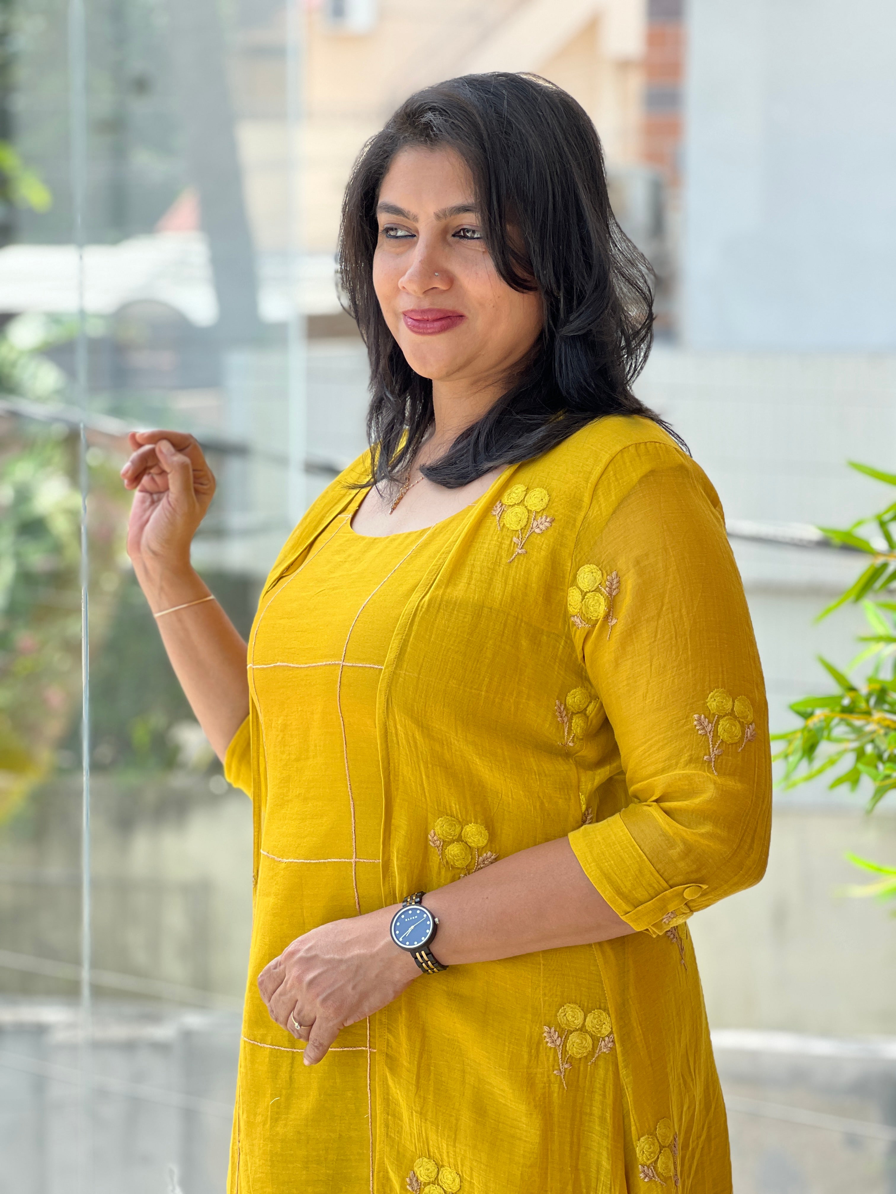 Check Pattern With Floral Embroidery Detailed Kurta With Jacket | DN776