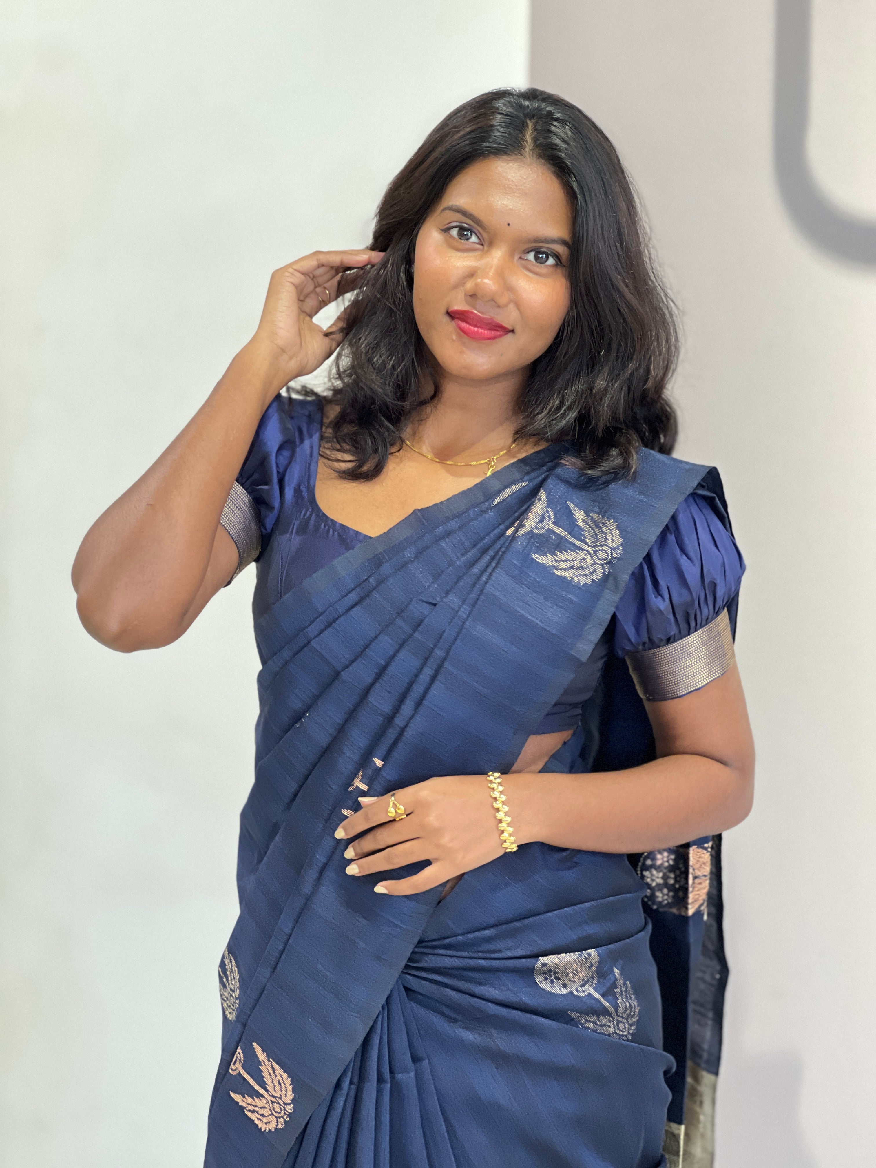 Thread & Zari Woven Tussar Finish Saree | RSF115