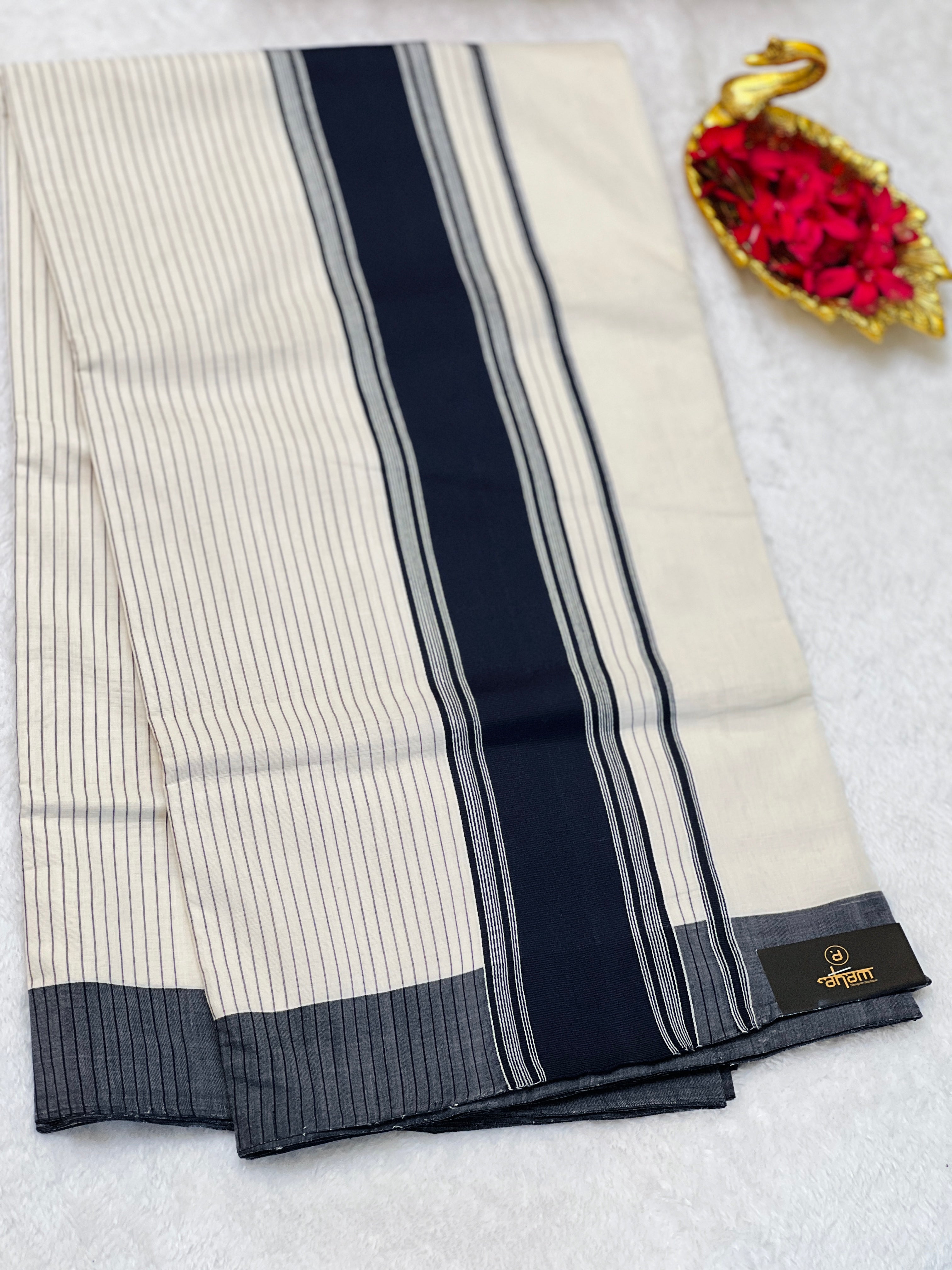 Stripe Weaving With Kara Border Detailed Kerala Cotton Saree | KL384