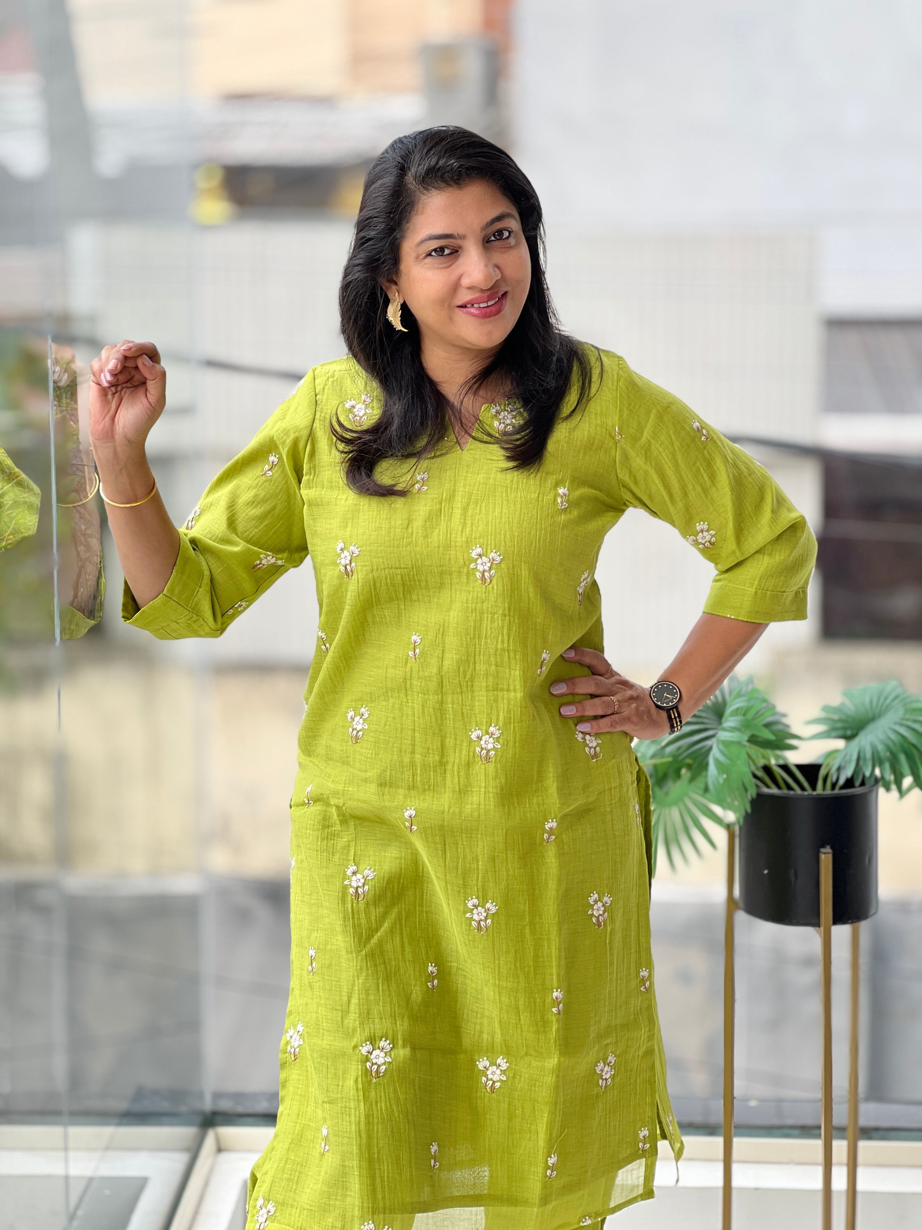 Floral Embroidery Detailed Pure Mul Cotton Kurta Set | DN805