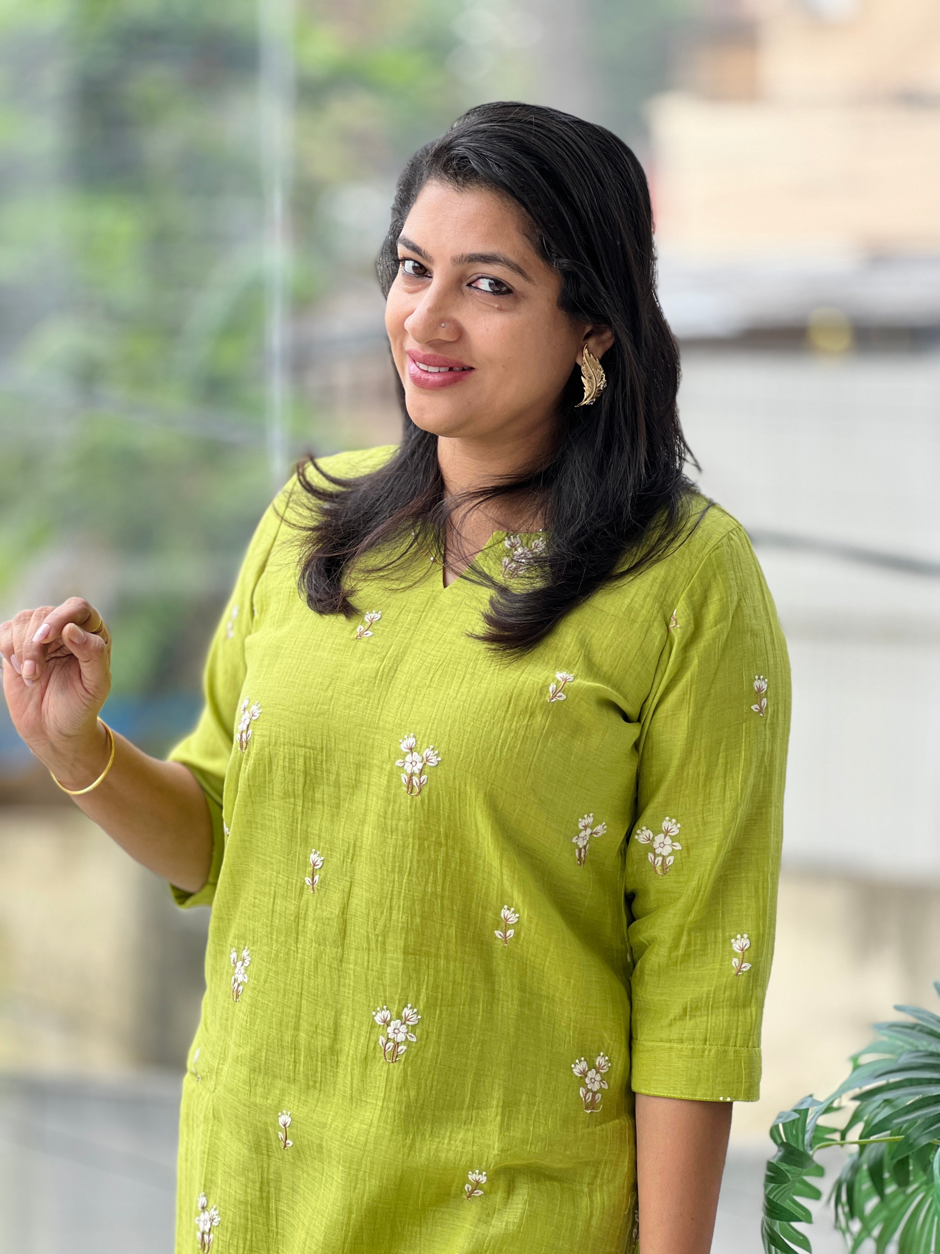 Floral Embroidery Detailed Pure Mul Cotton Kurta Set | DN805