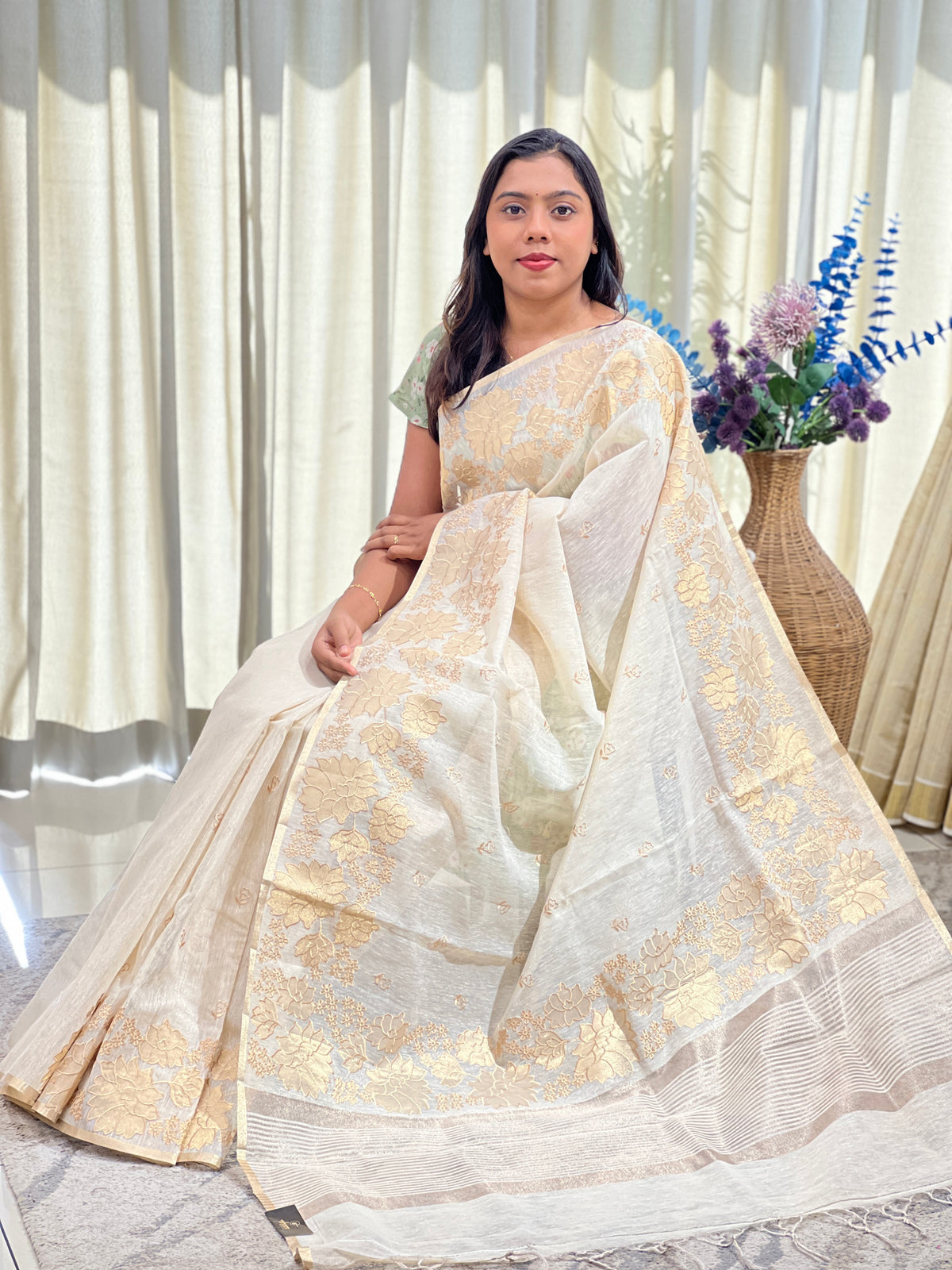 Leaf Embroidered Linen Tissue Saree | ZSS512
