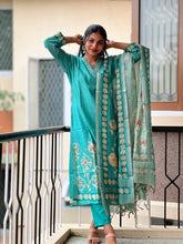 Floral Print Chanderi Finish Kurta Set | VAN115