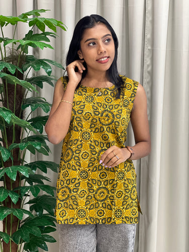 Print Detailed Cotton Short Kurta | DNT413