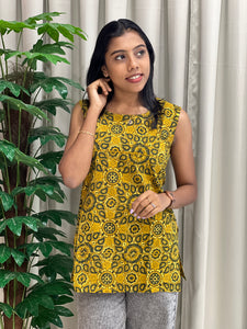Print Detailed Cotton Short Kurta | DNT413