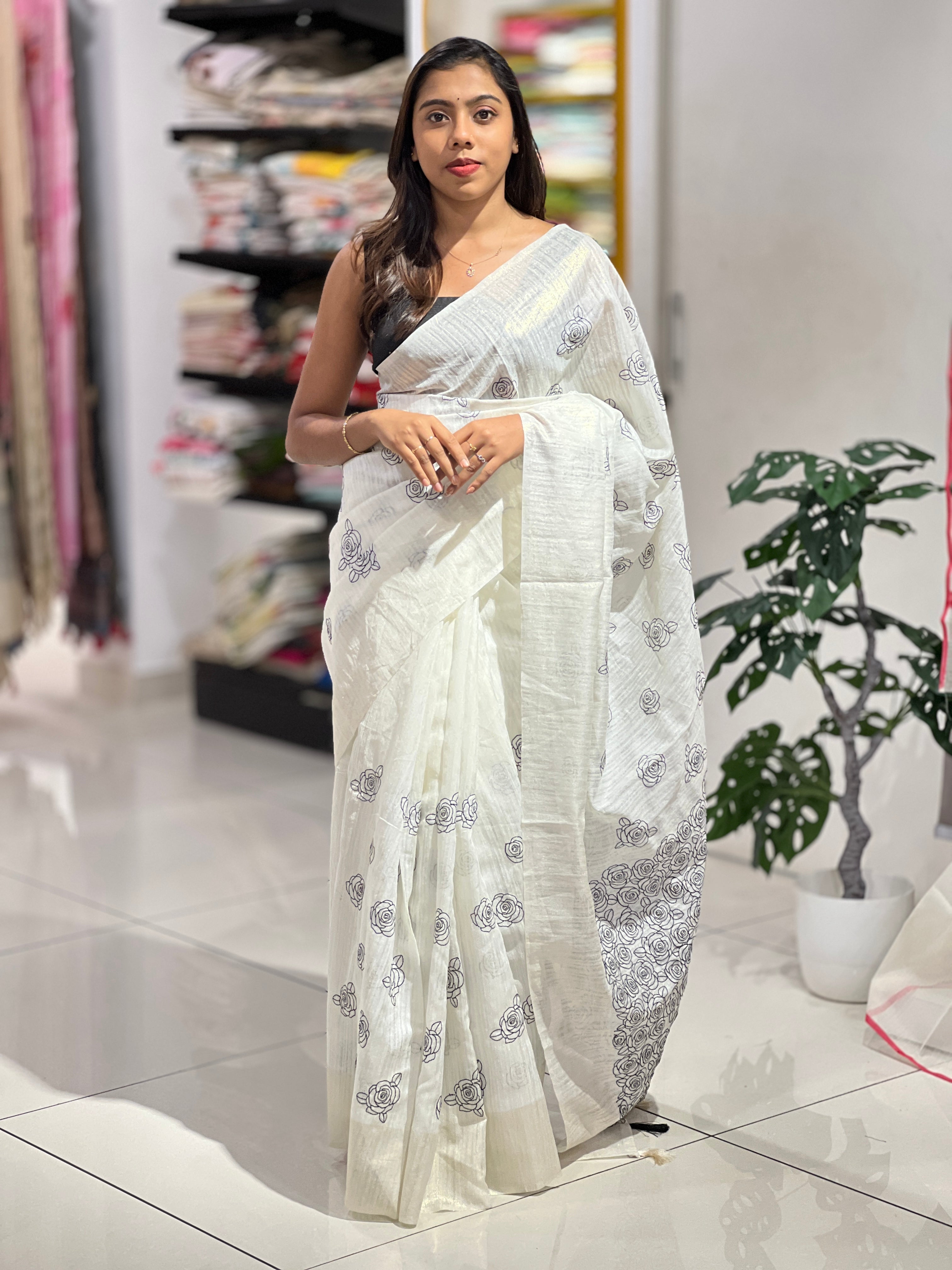 Floral Embroidery Detailed Green Silk Saree | BLD2050