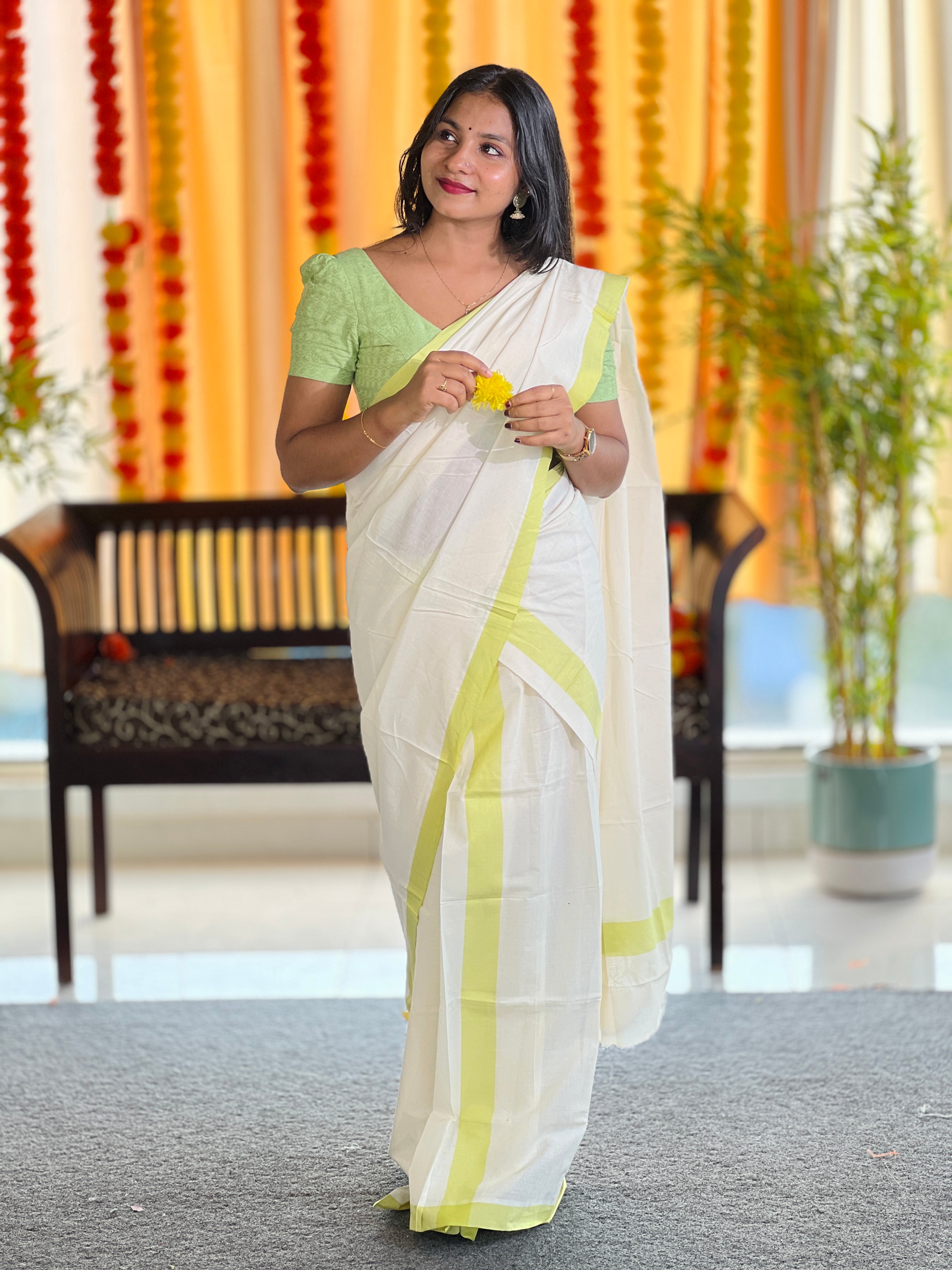 Kara Border Detailed Mulloth Set Mundu | KL328