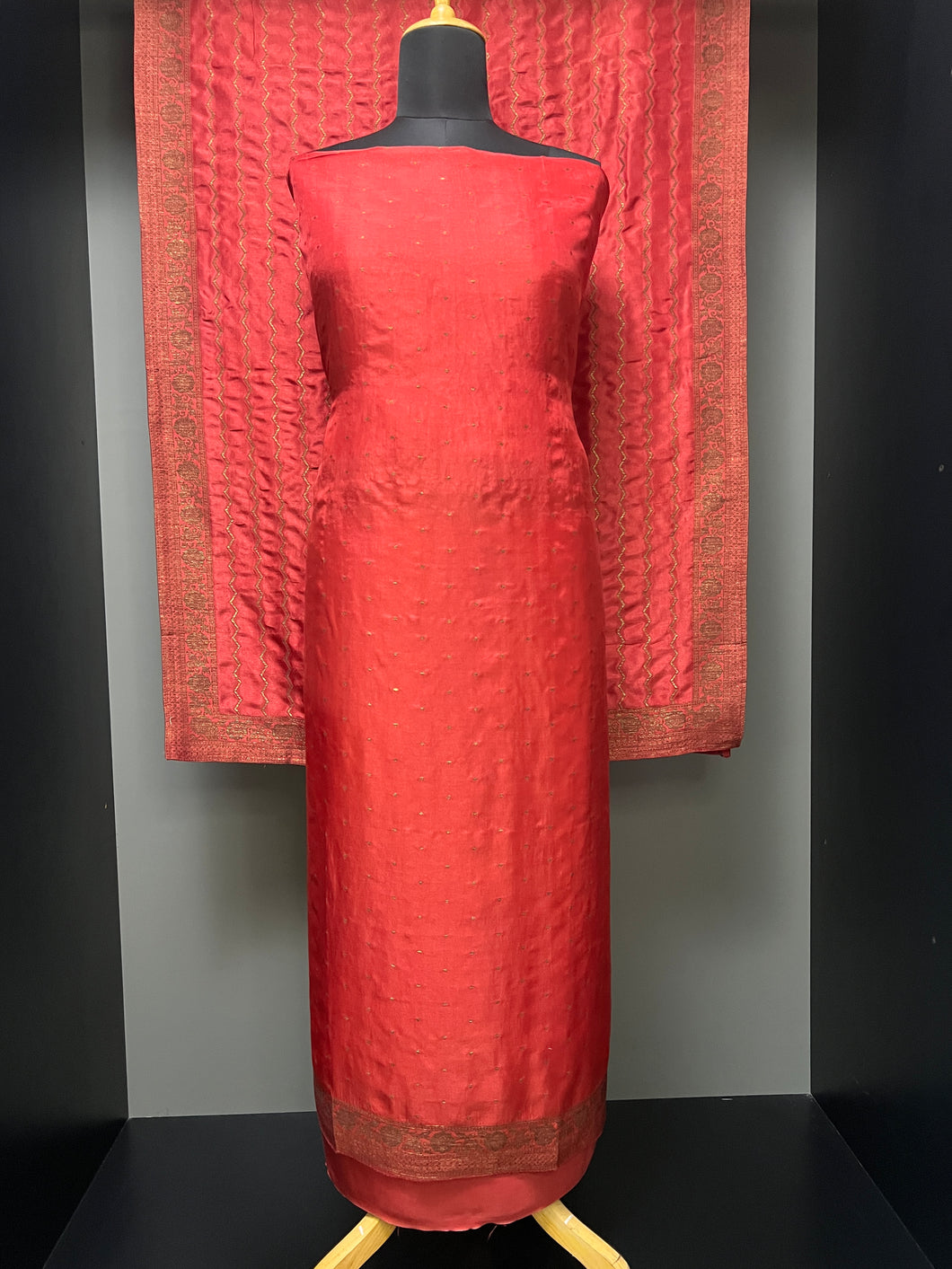 Zari Butta WEaved Banarasi Silk Salwar Set | MS792