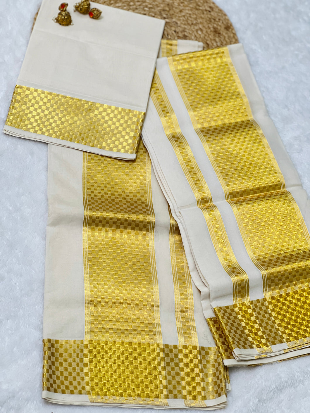Golden Kasavu Detailed Handloom Kerala Cotton Set Mundu | KL351
