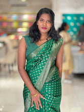 Golden Zari With Thread Weaved Banarasi Silk Saree | YNG596