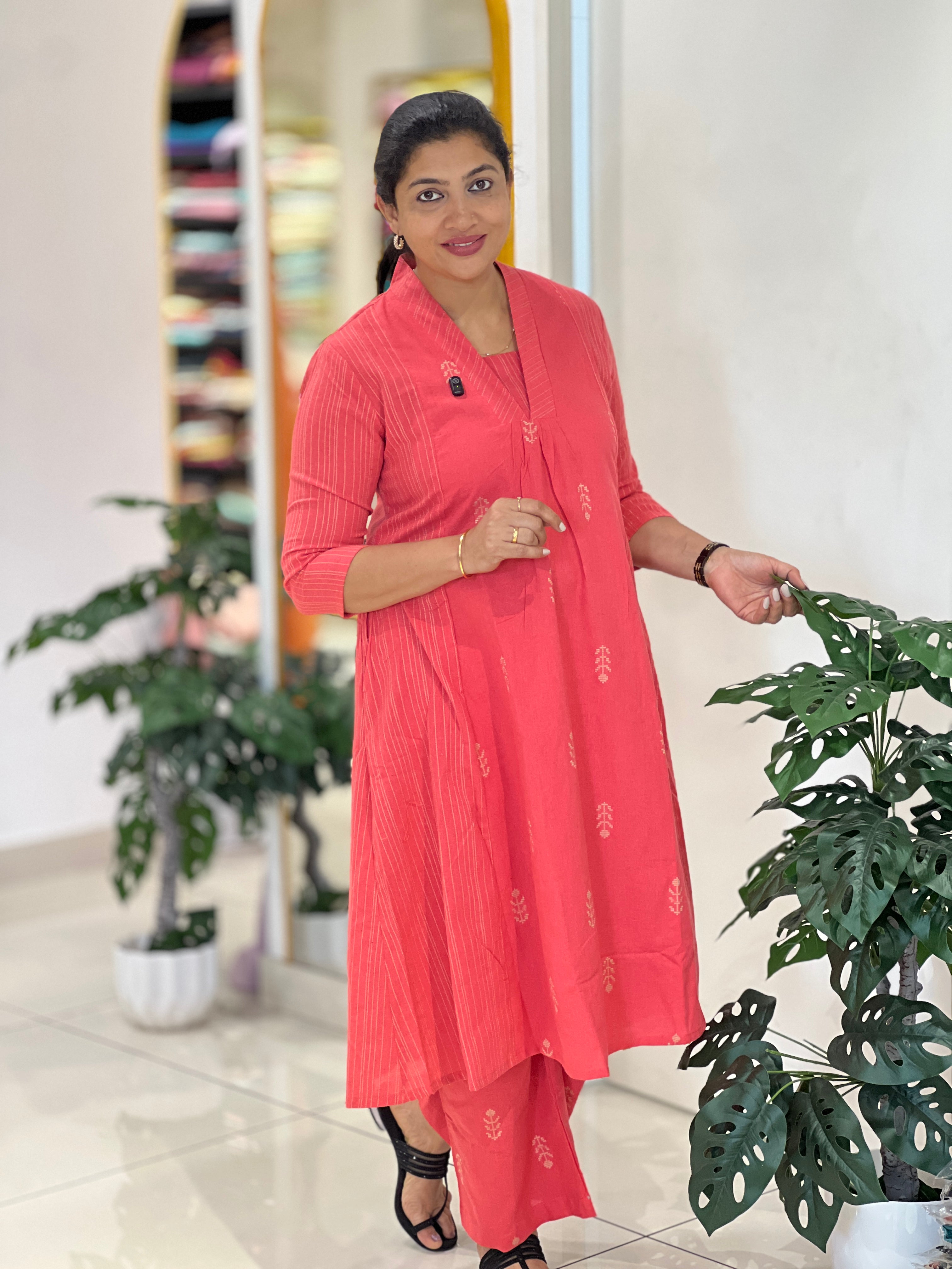 Thread Woven Cotton Kurta Set | OMF102