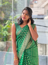 Golden Zari With Thread Weaved Banarasi Silk Saree | YNG596