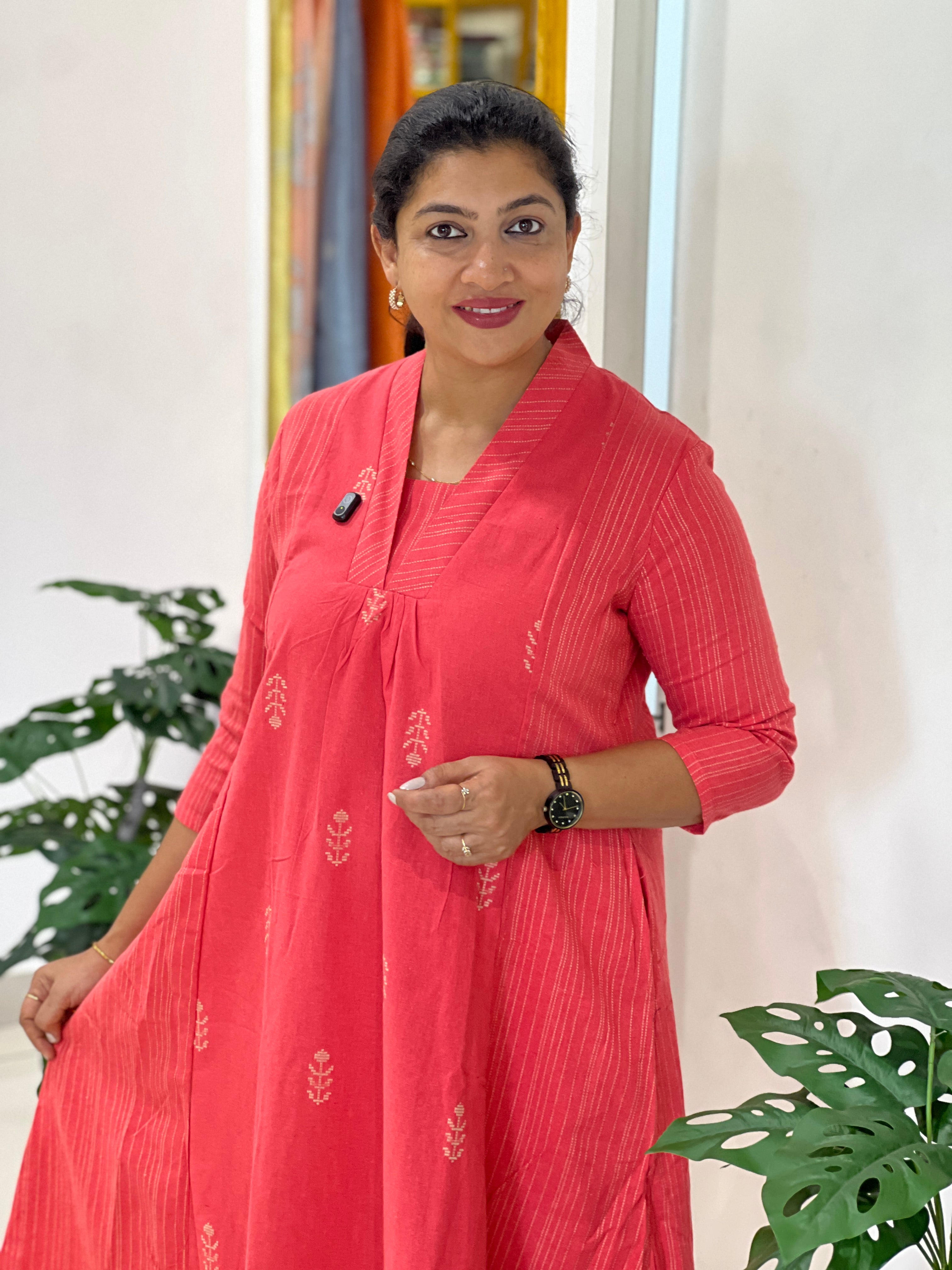 Thread Woven Cotton Kurta Set | OMF102