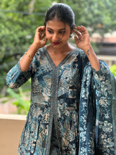 Floral Printed Muslin Finish Kurta Set | FW137