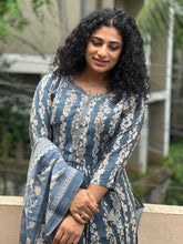 Floral Printed Muslin Finish Kurta Set | FW132