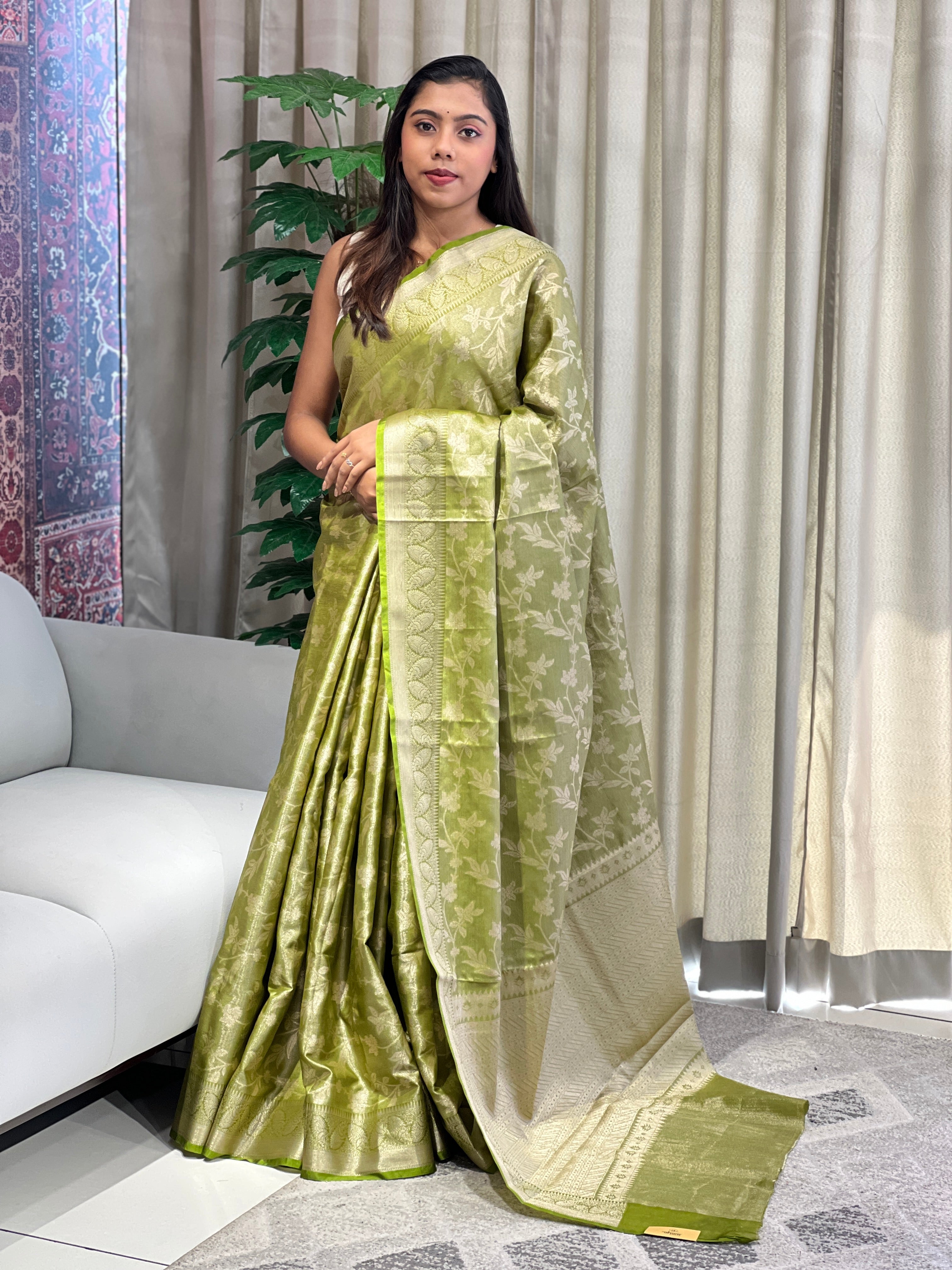 Floral Zari Woven Semi Banarasi Saree | NN449