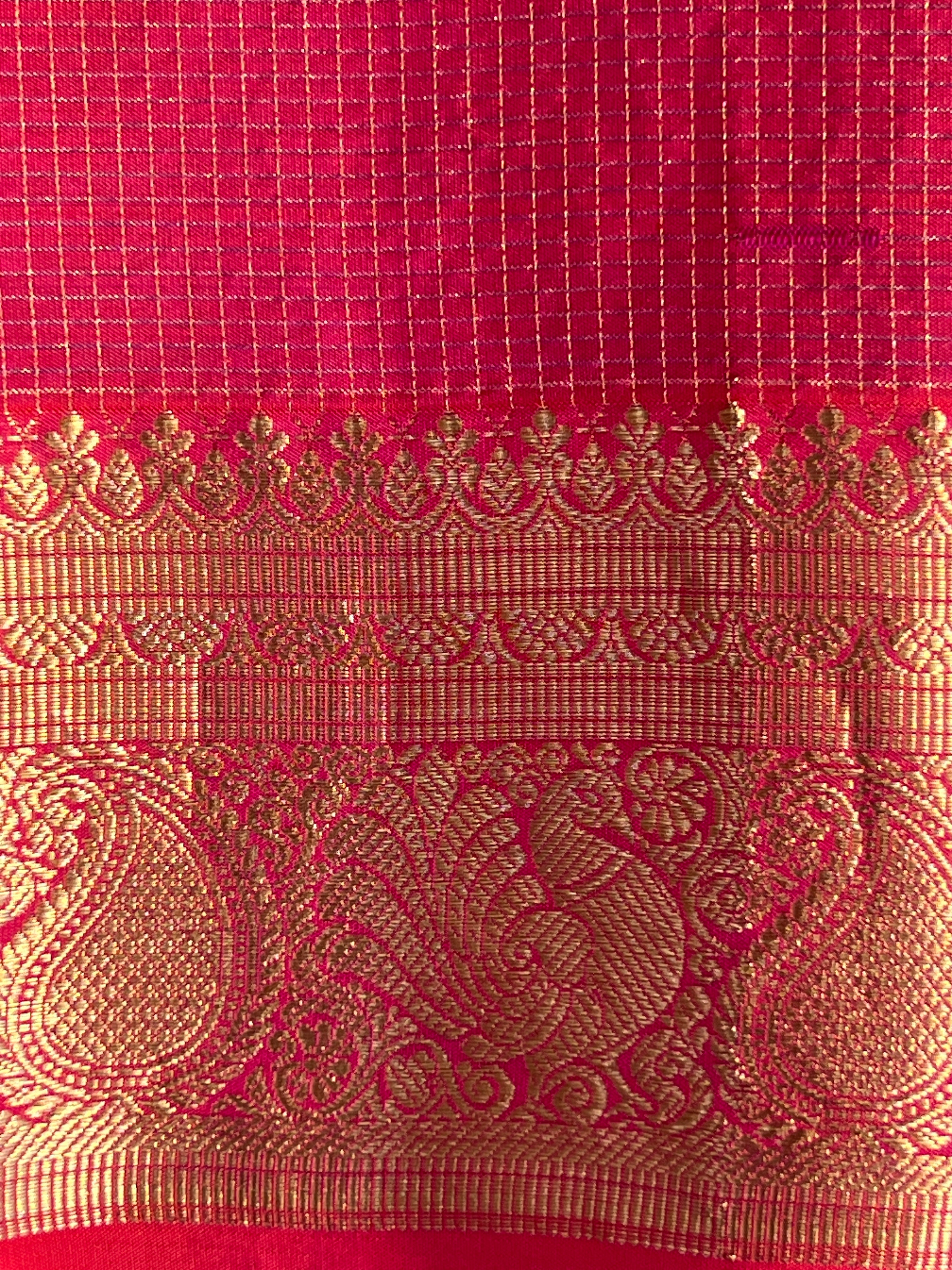 Khattam Soft Silk Saree With Traditional Kuttu Borders | SMT105