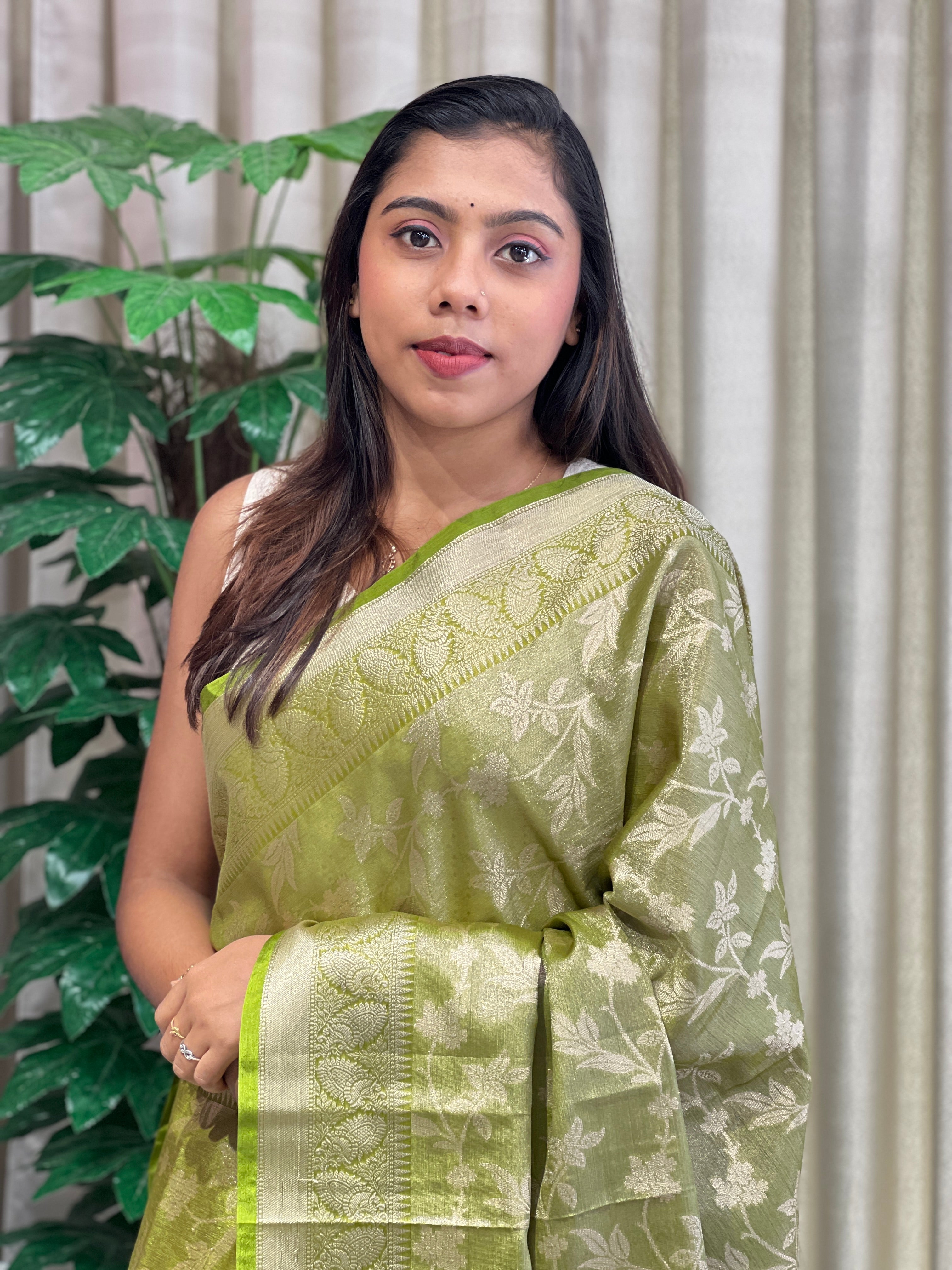 Floral Zari Woven Semi Banarasi Saree | NN449