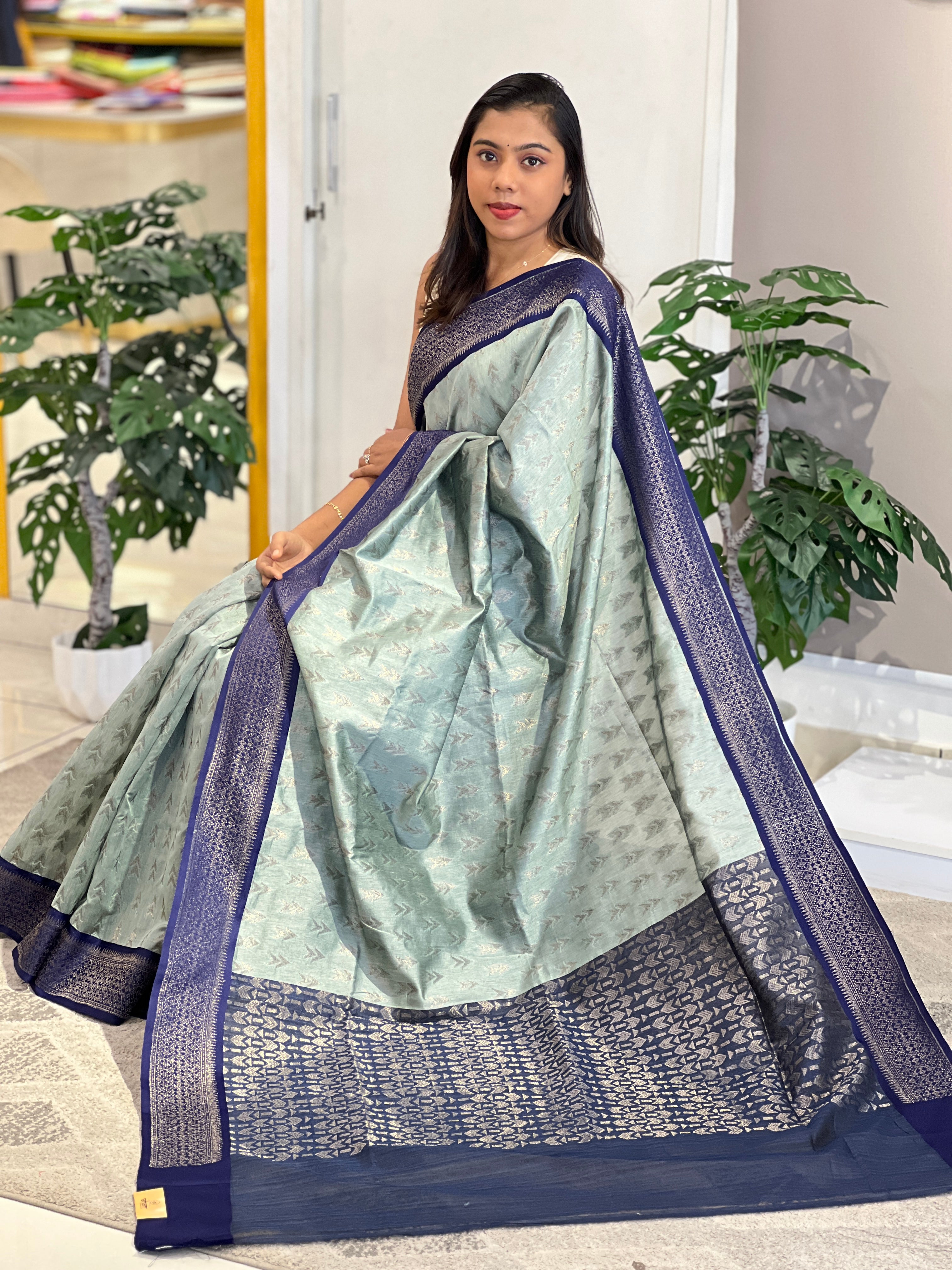 Thread & Zari Woven Tussar Finish Saree | RSF129