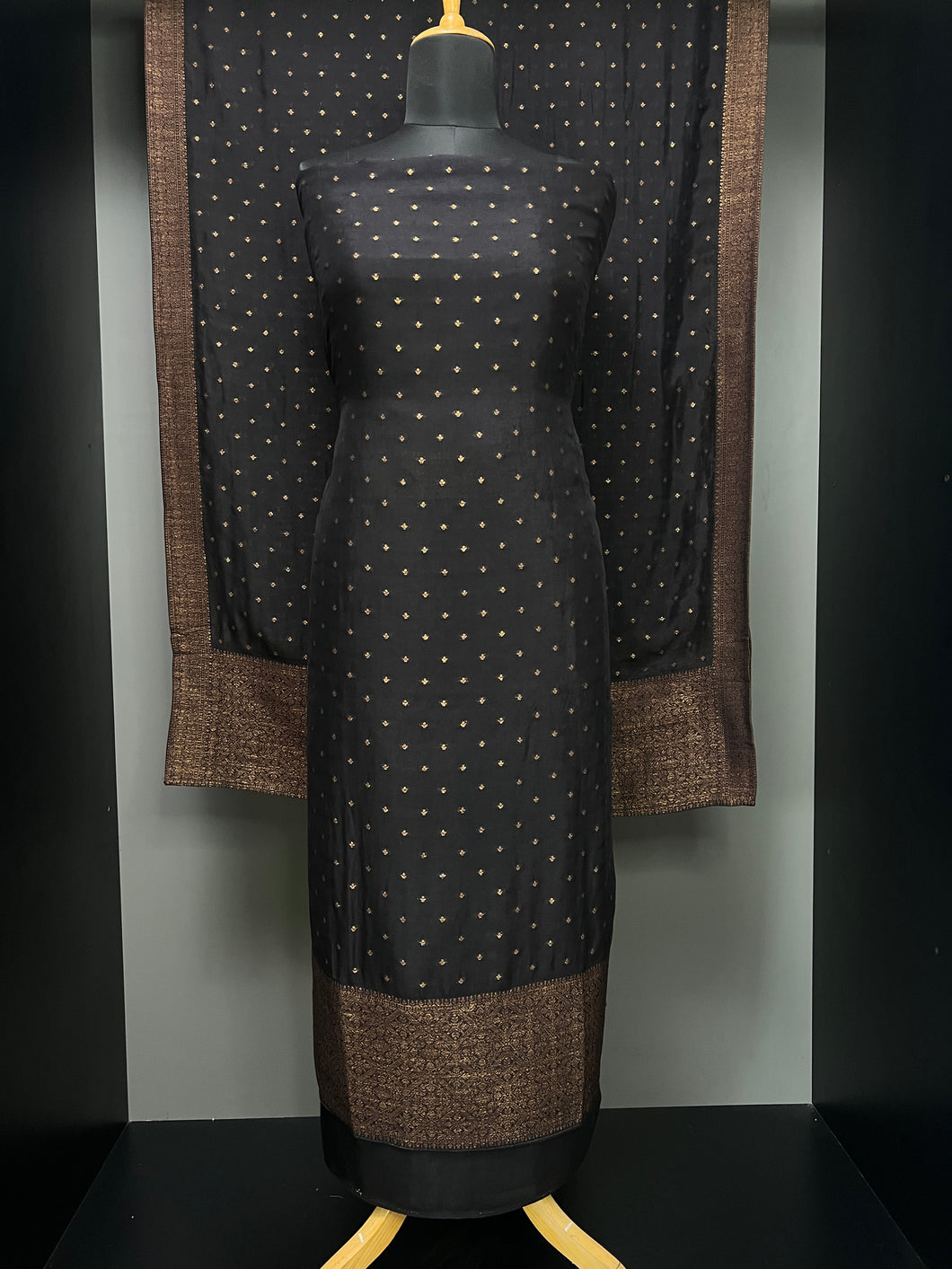 Banarasi Buta Weaved Georgette Salwar Set | MS798