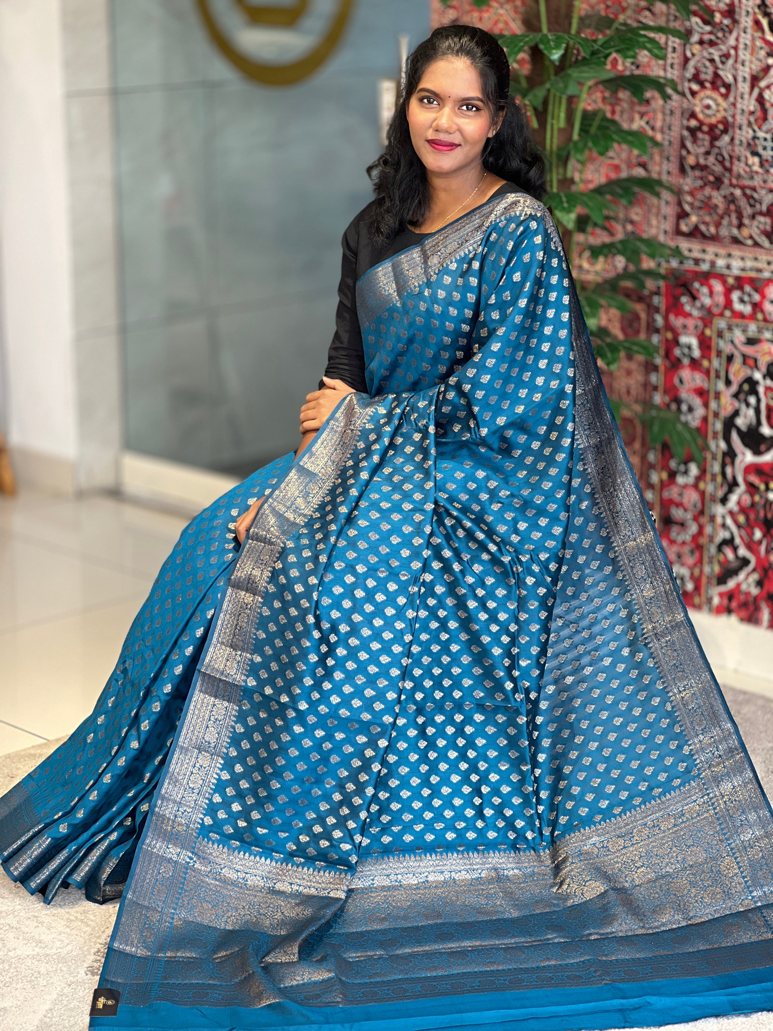 Golden Zari With Thread Weaved Banarasi Silk Saree | YNG597