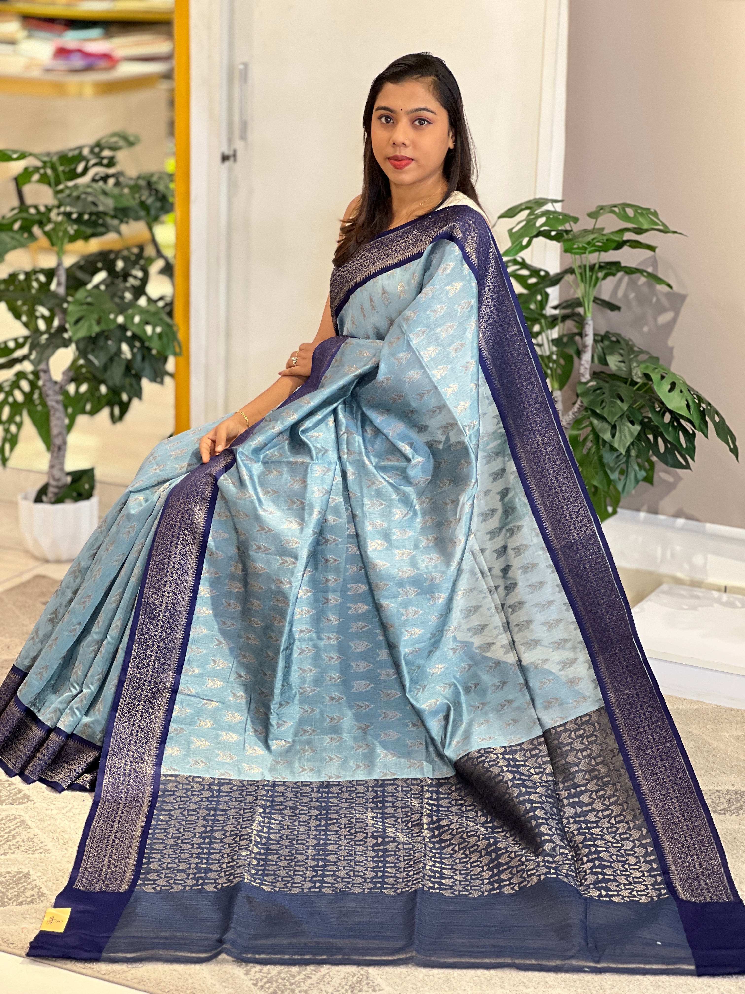 Thread & Zari Woven Tussar Finish Saree | RSF127