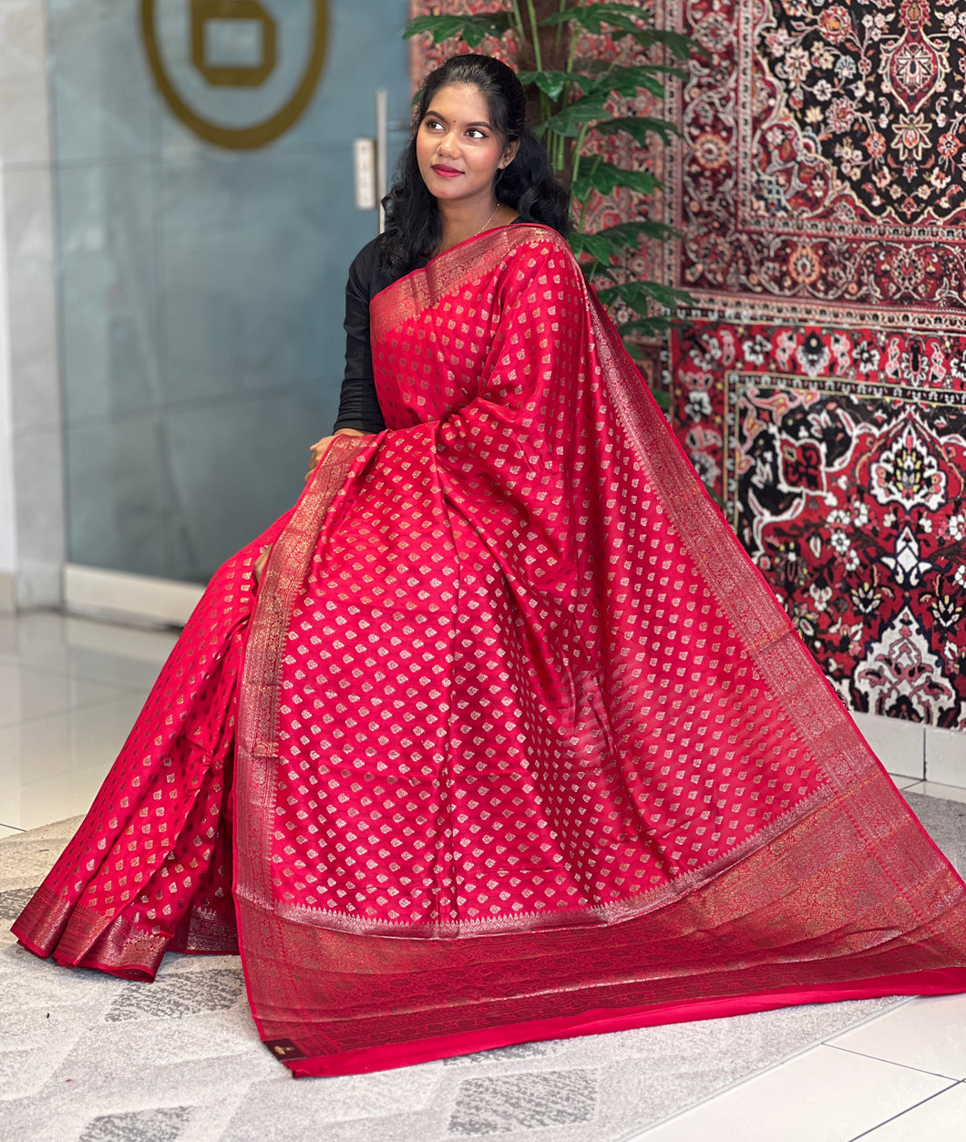 Golden Zari With Thread Weaved Banarasi Silk Saree | YNG594