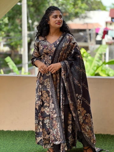 Alia Cut Pattern Muslin Finish Kurta Set | FW109