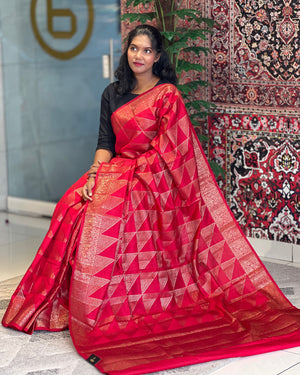 Zari Woven Geometric Patterned Banarasi Silk Saree | YNG585