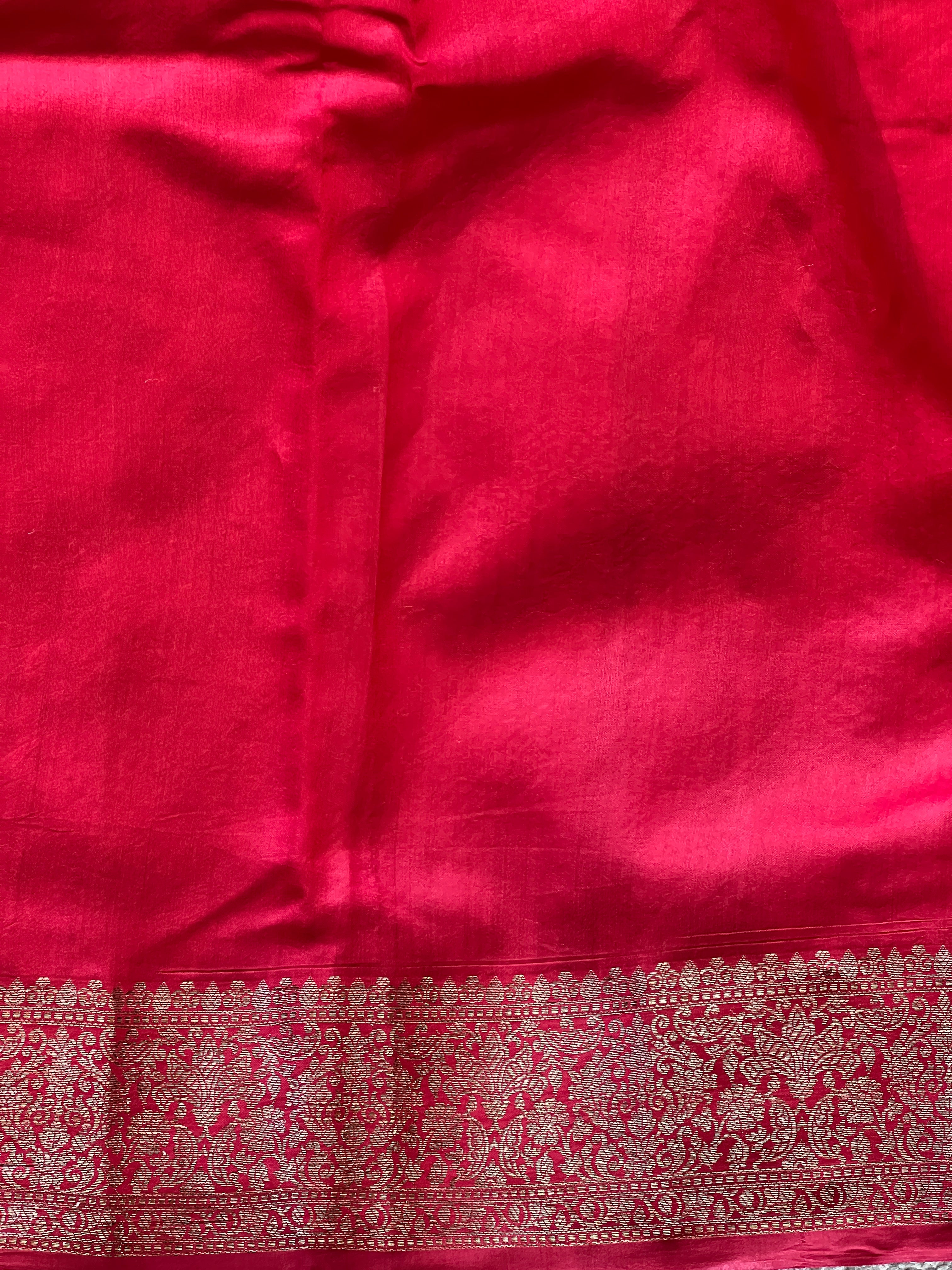Zari Woven Geometric Patterned Banarasi Silk Saree | YNG585