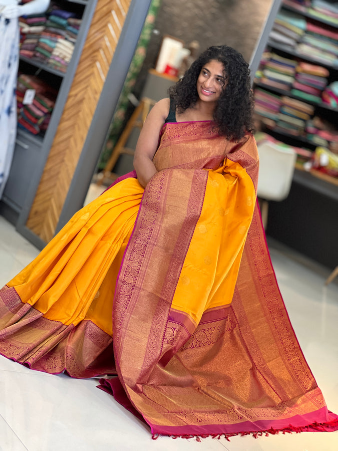 Traditional Zari Weaved Kanchipuram Saree | AK141