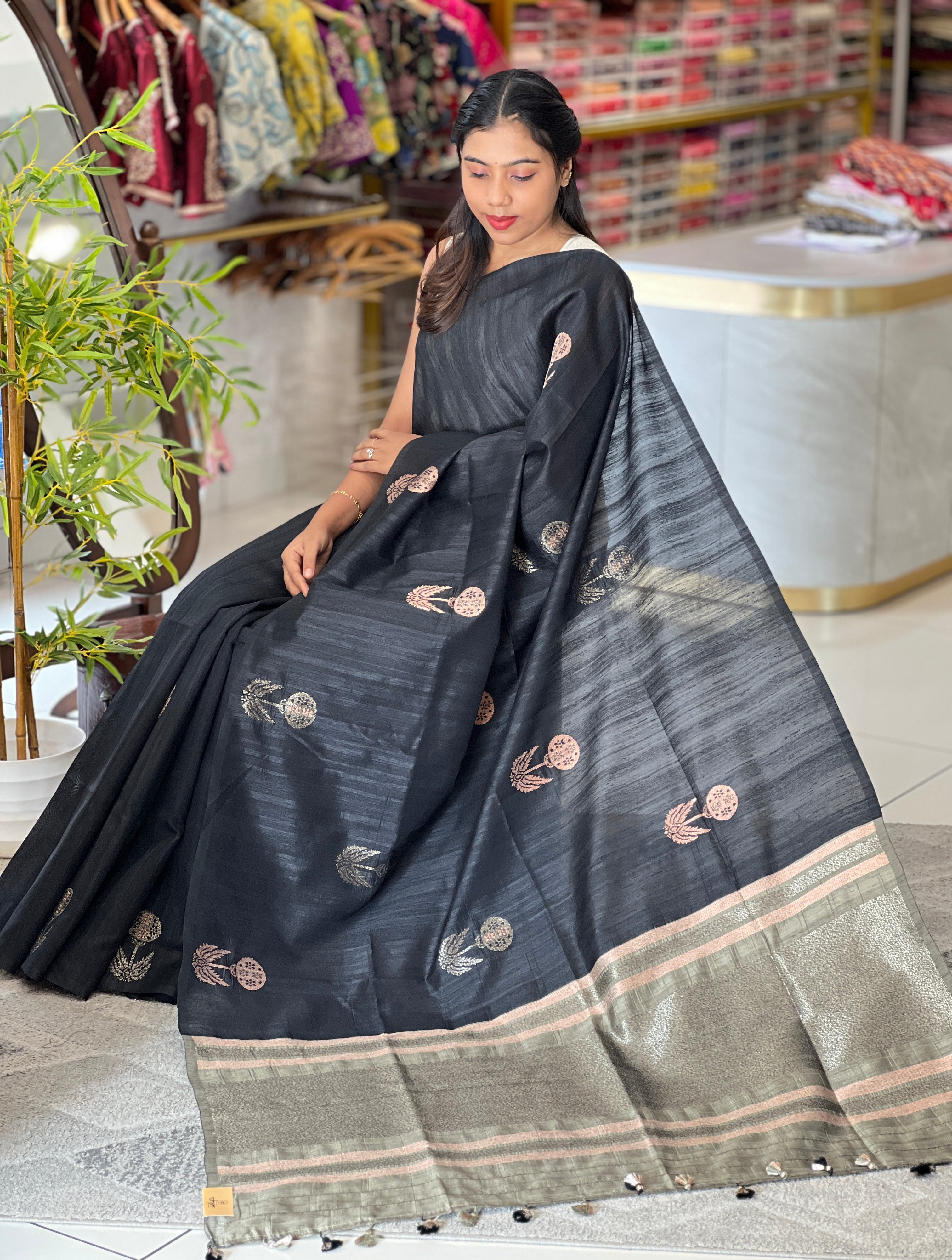 Thread & Zari Woven Tussar Finish Saree | RSF117