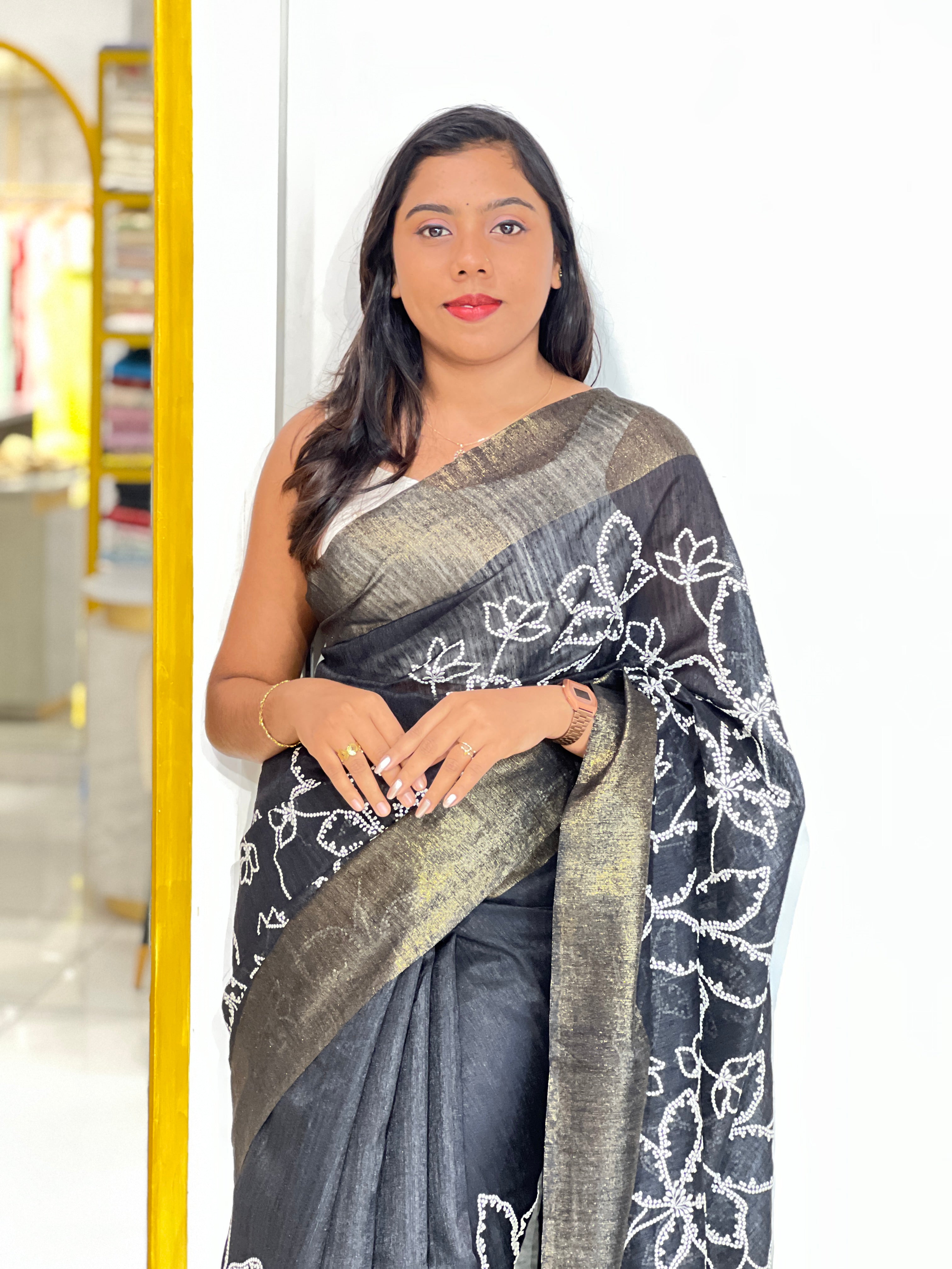 Floral Point Embroidery Detailed Green Silk Saree | BLD1641