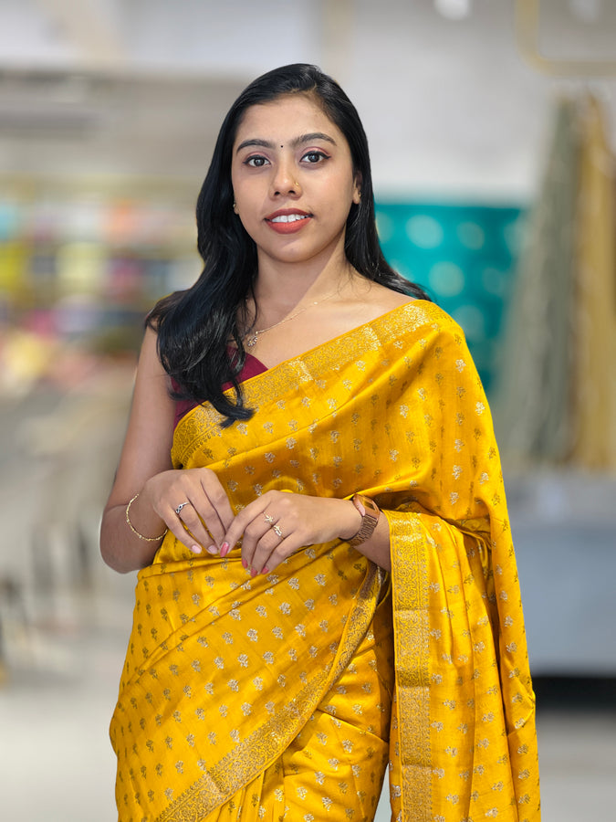 Golden Zari With Thread Weaved Pure Banarasi Silk Saree | YNG593