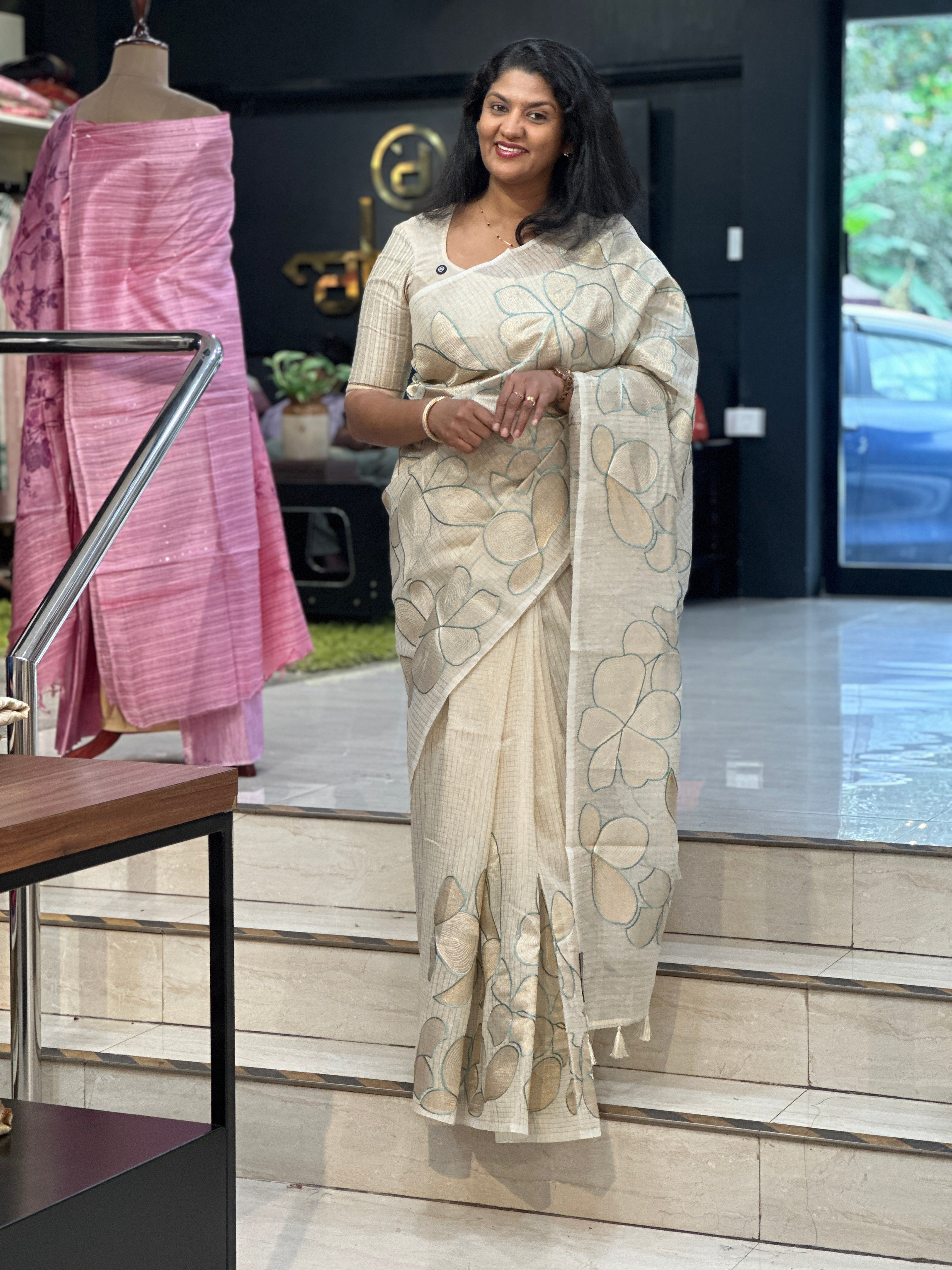 Embroidered Applique Linen Finish Saree | ZSS552