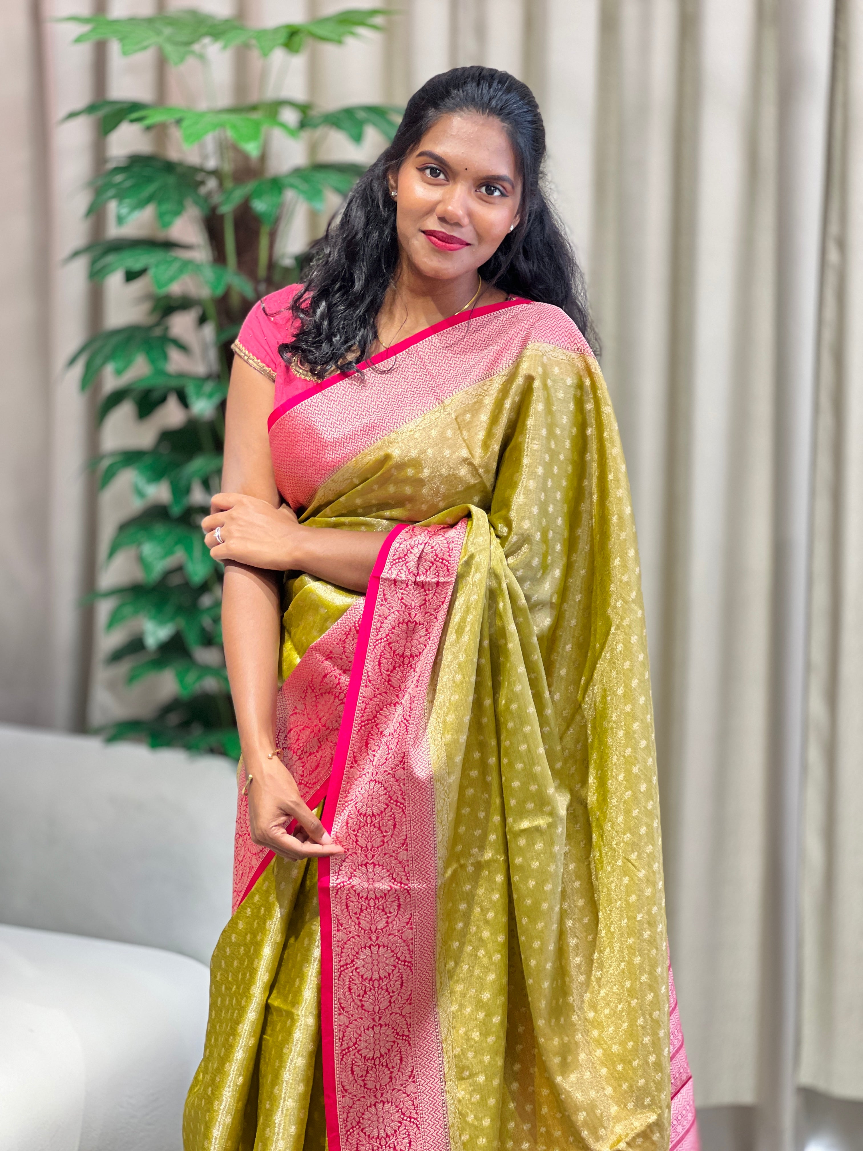 Zari Woven Semi Banarasi Saree | NN454