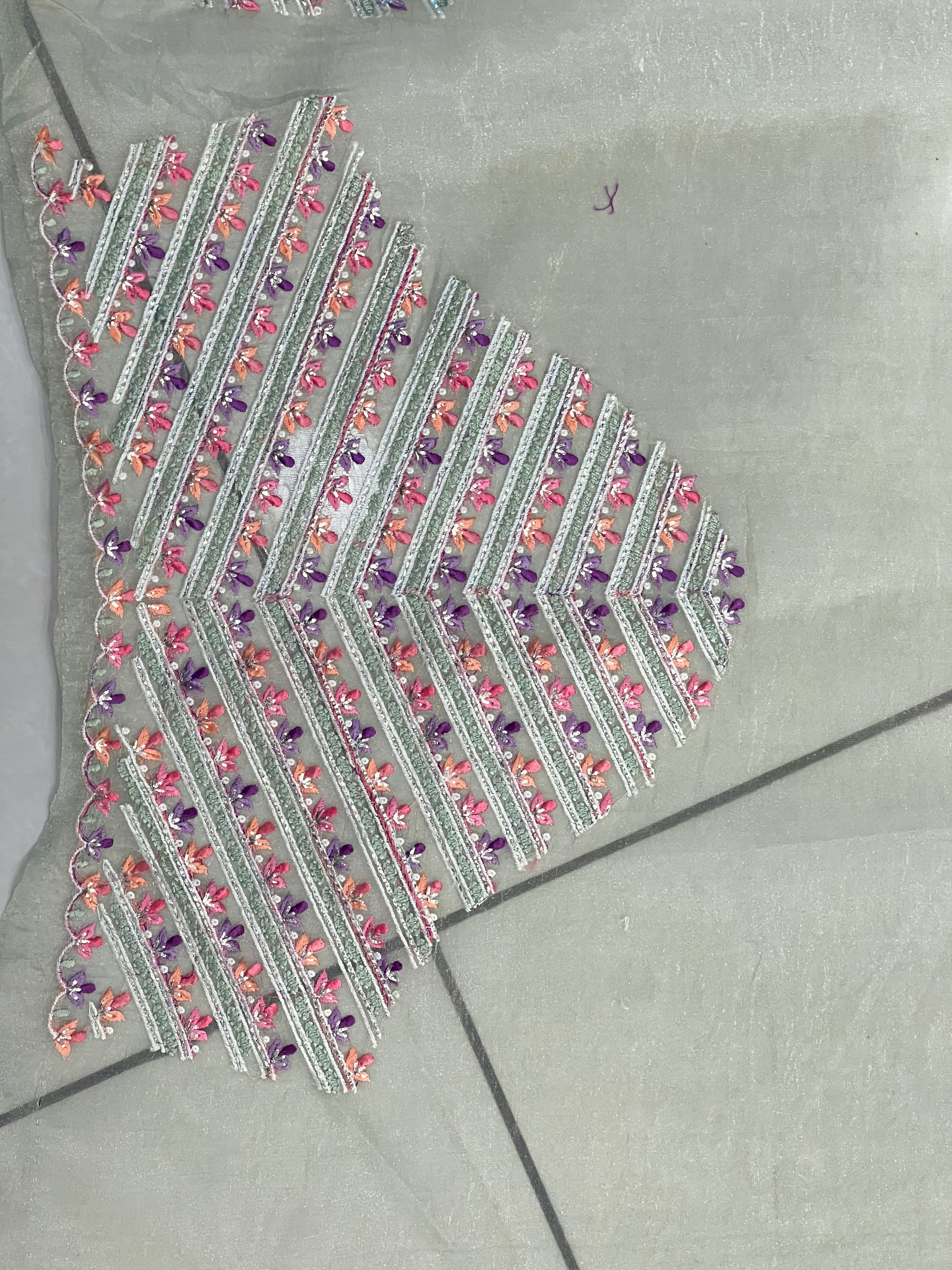 Multi-Colour Floral Embroidery Patterned Glass Organza Saree | BLD467