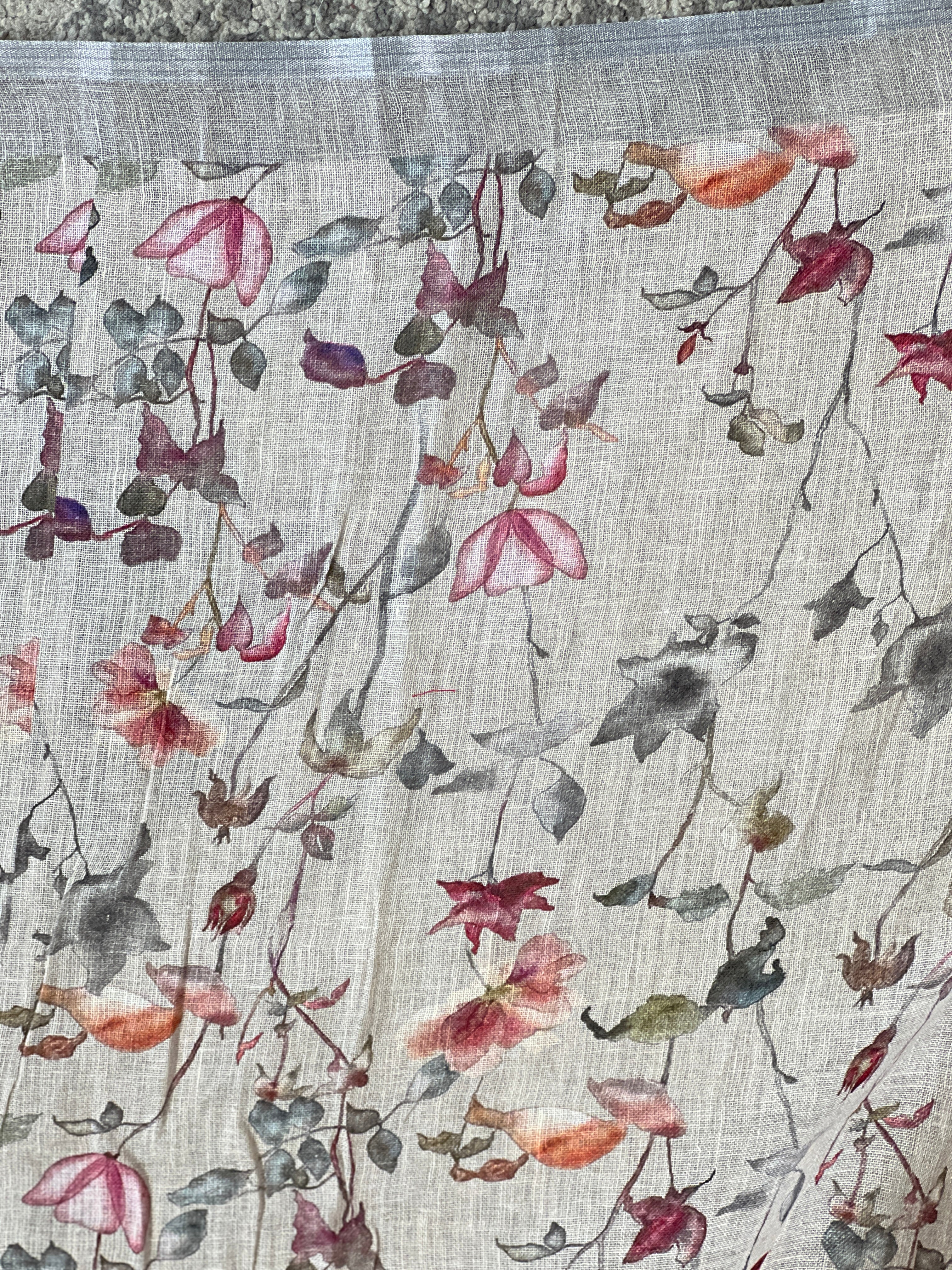 Floral Digital Print Detailed Linen Saree | SMC215