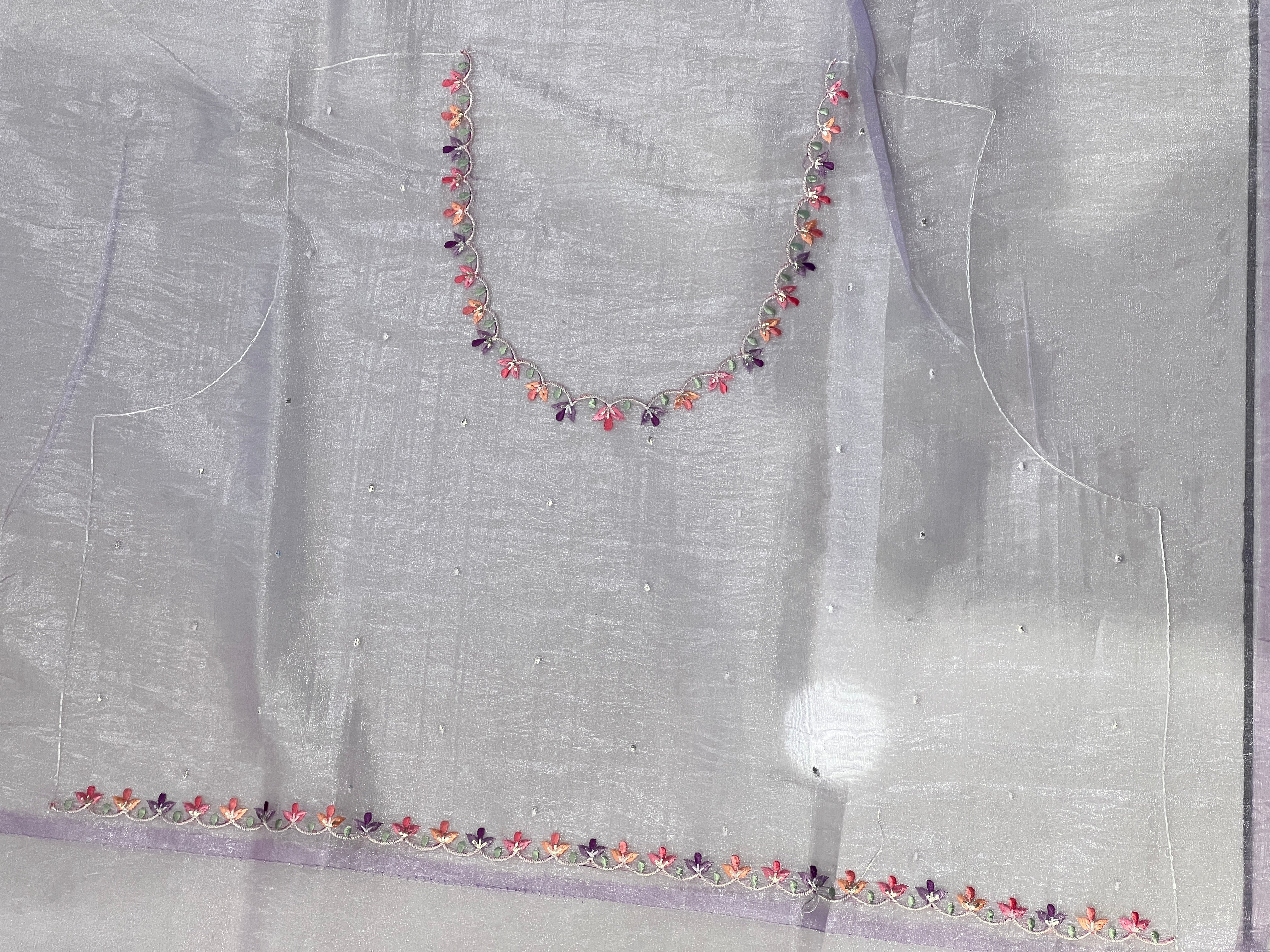 Multi-Colour Floral Embroidery Patterned Glass Organza Saree | BLD464