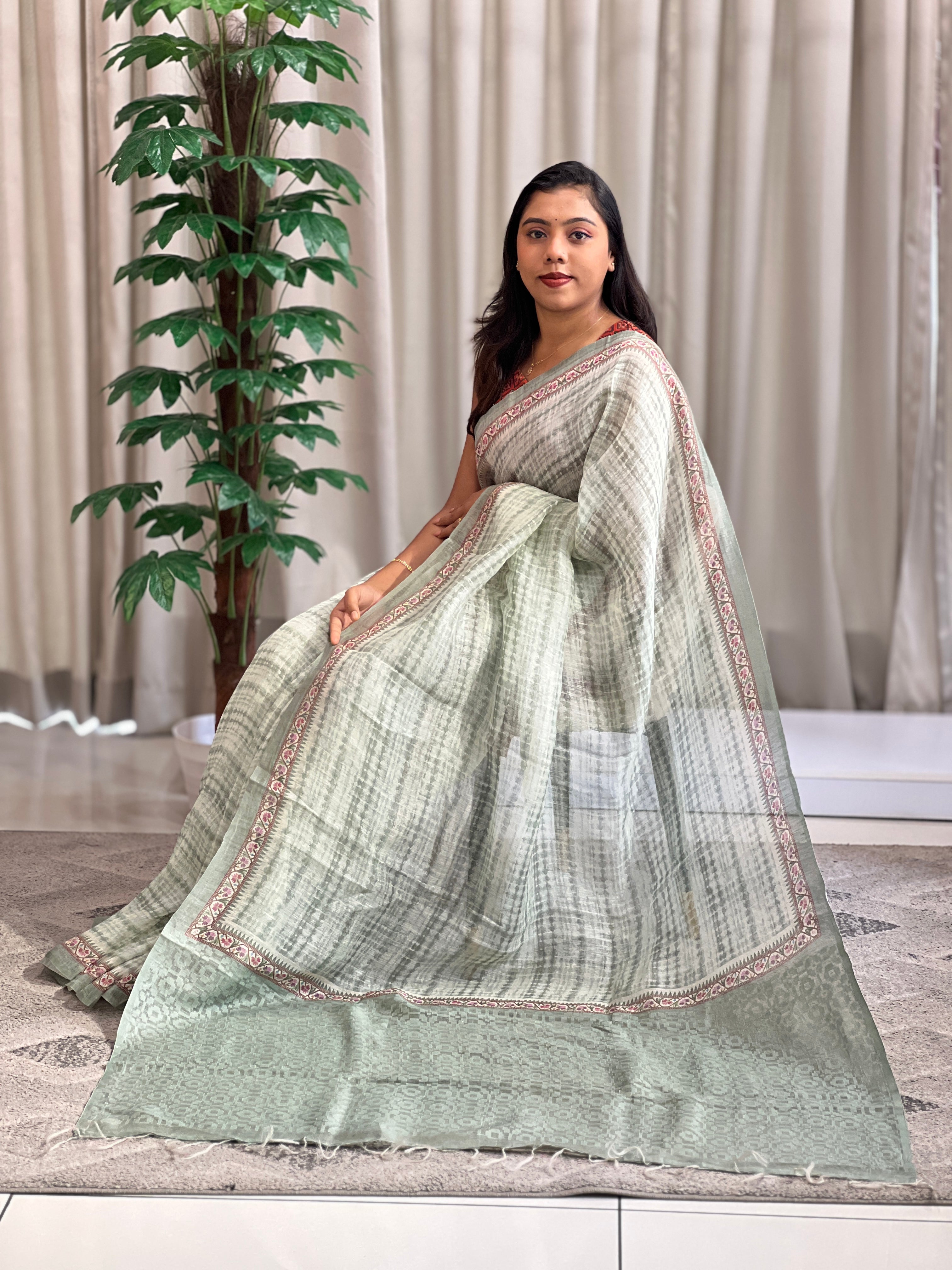 Floral Digital Print Detailed Linen Saree | SMC222