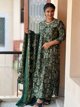 Alia Cut Pattern Muslin Finish Kurta Set | FW146