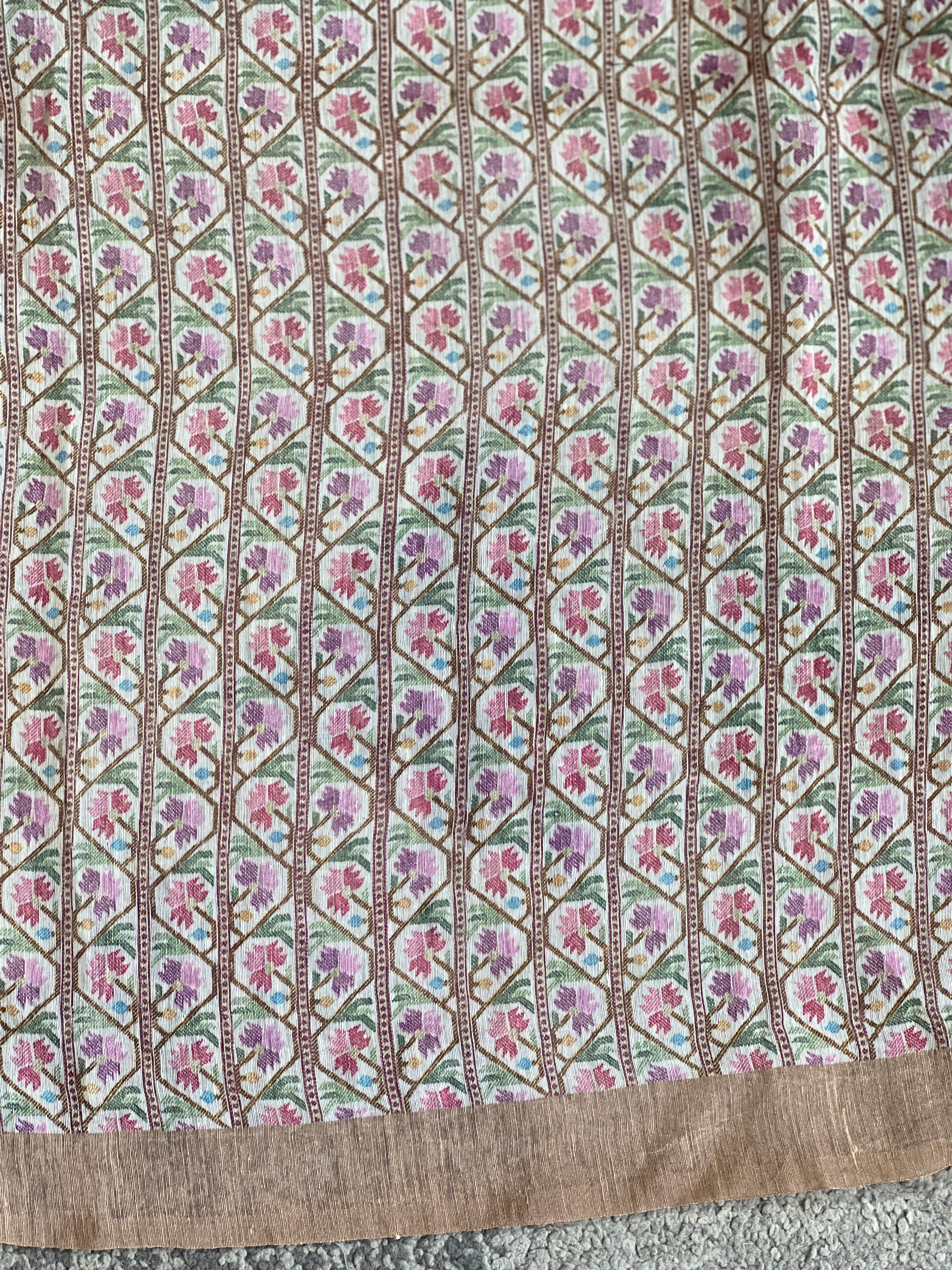Floral Digital Print Detailed Linen Saree | SMC206