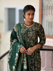Alia Cut Pattern Muslin Finish Kurta Set | FW146