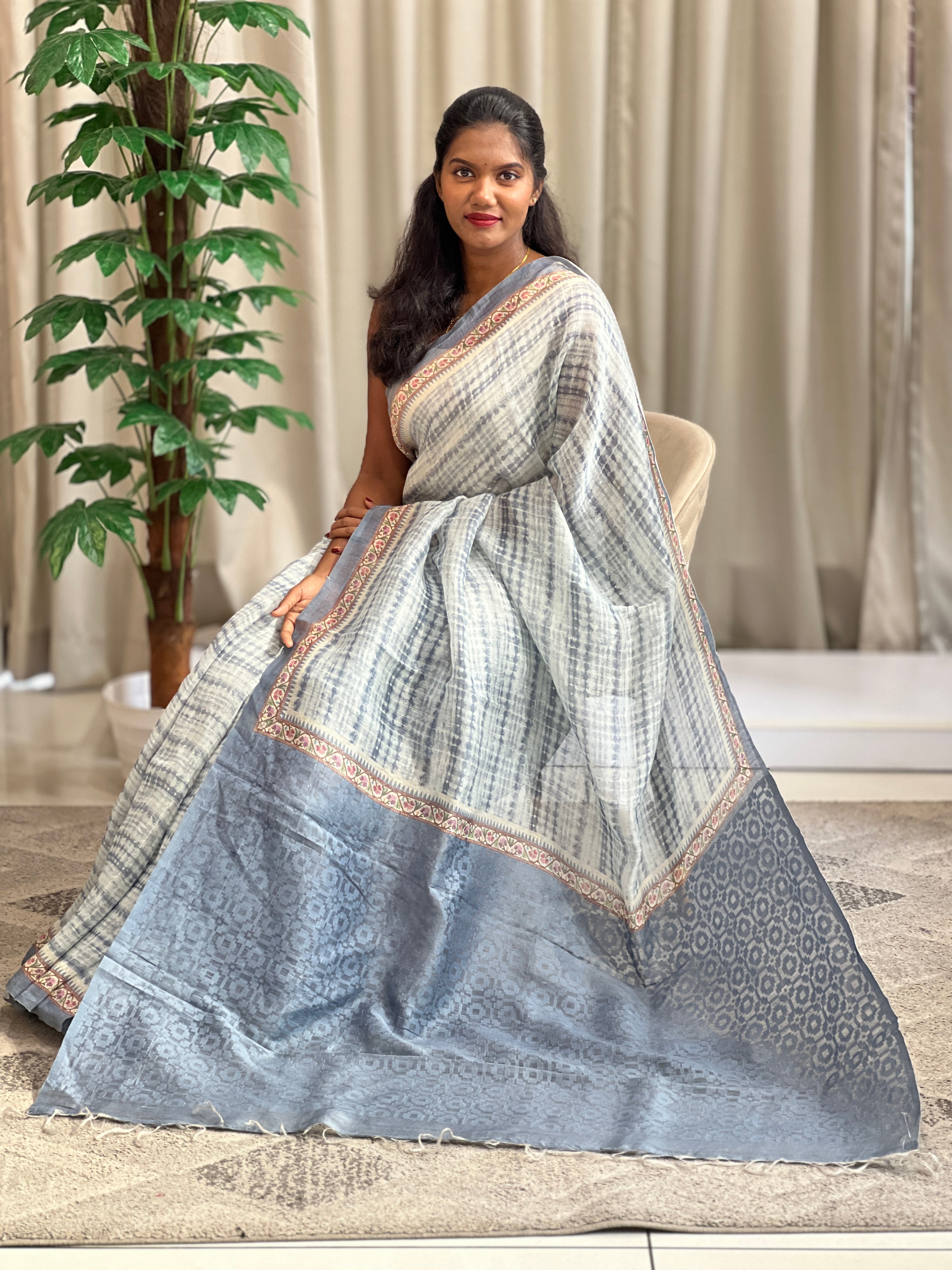 Floral Digital Print Detailed Linen Saree | SMC207