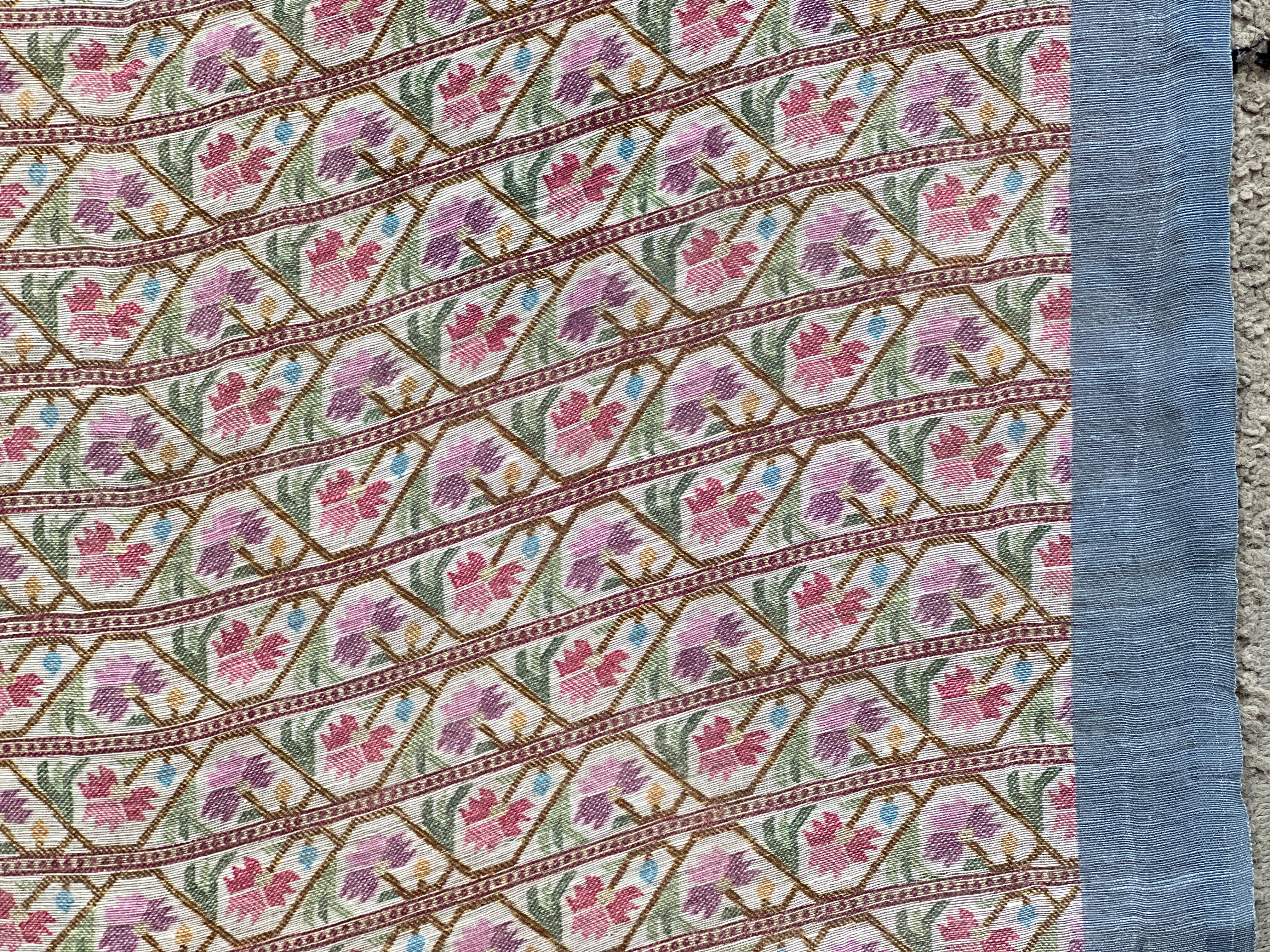 Floral Digital Print Detailed Linen Saree | SMC207