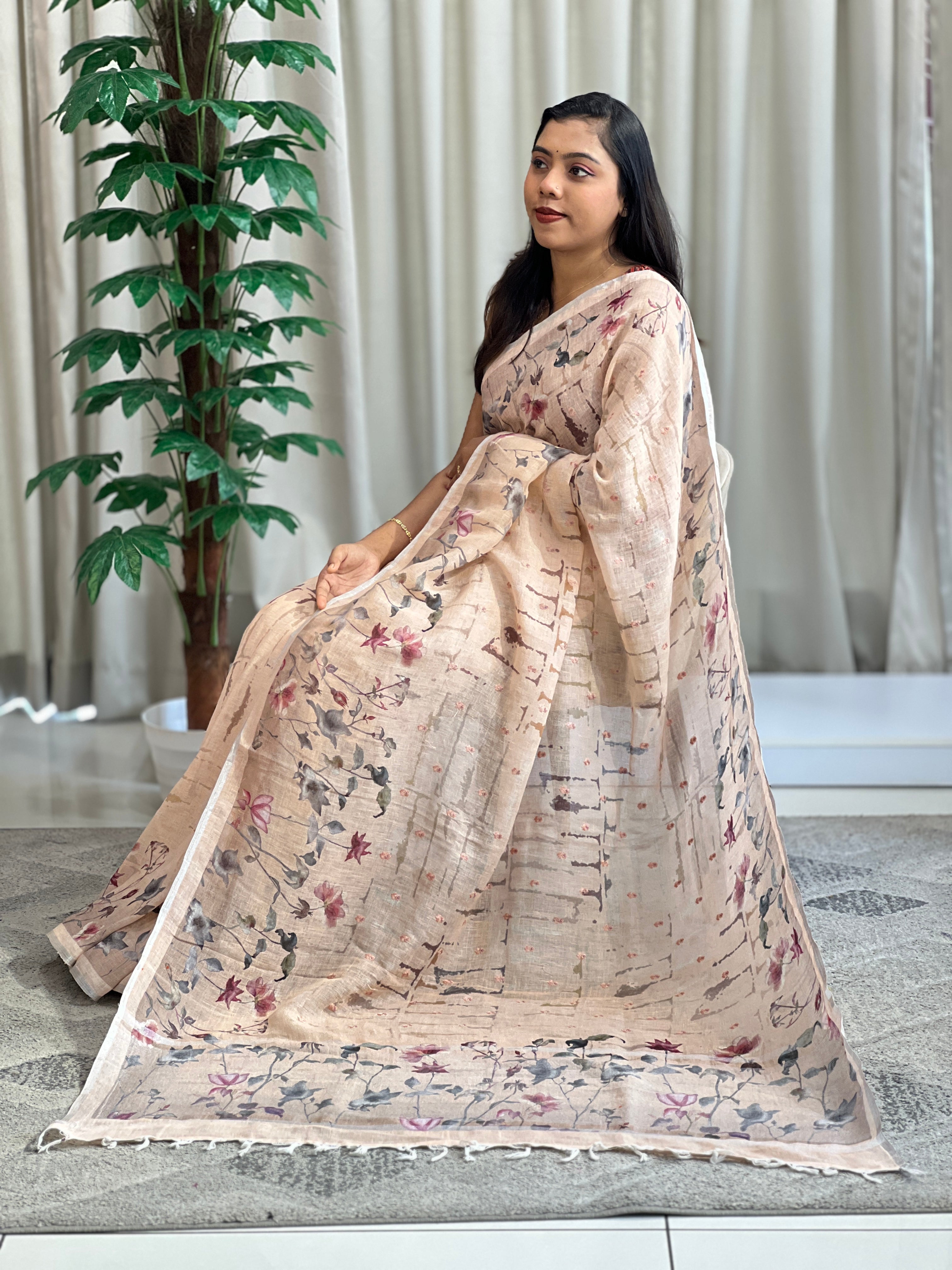 Floral Digital Print Detailed Linen Saree | SMC216
