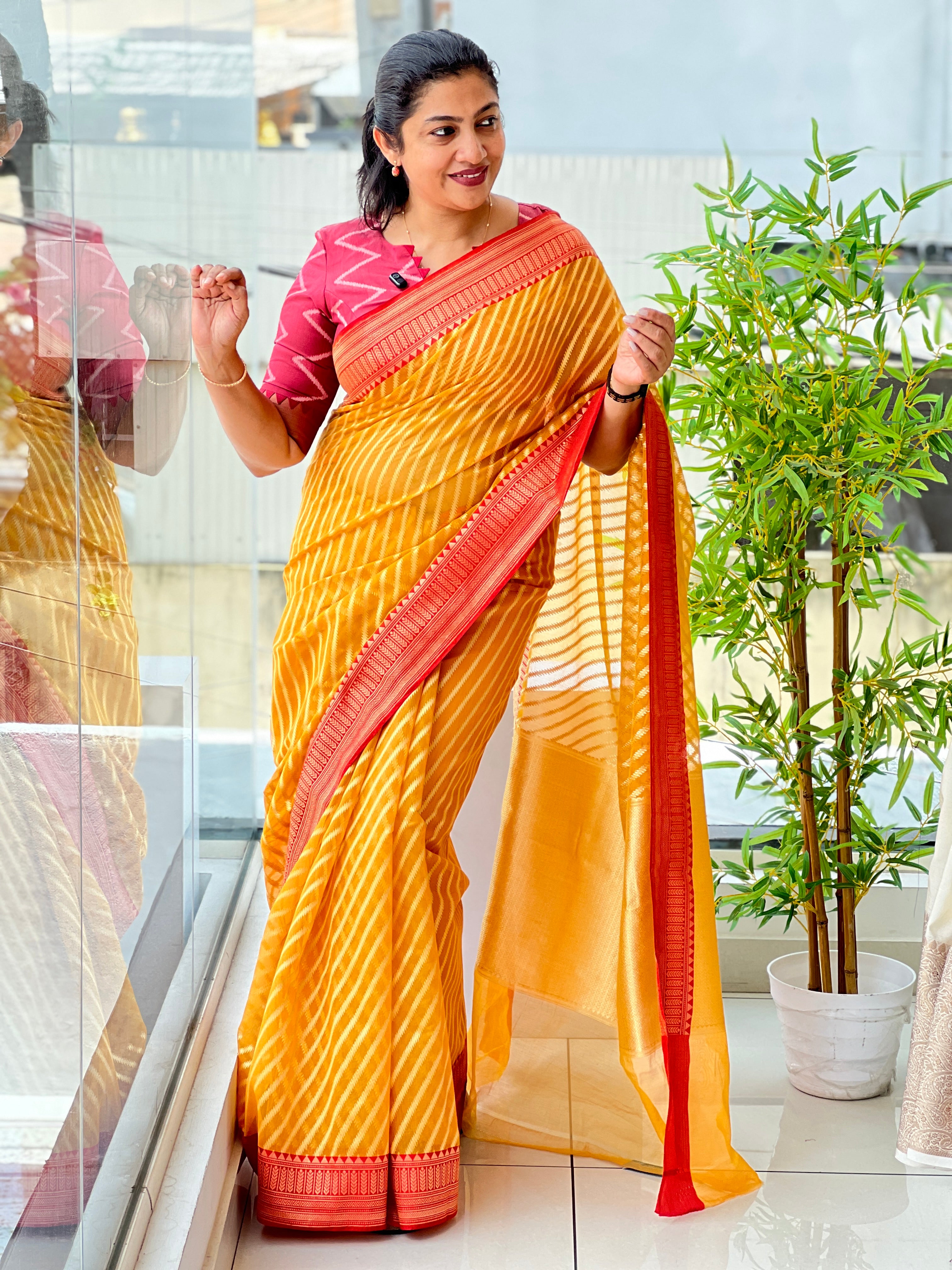 Diagonal Stripe Pattern Kora Banarasi Saree | KMM115