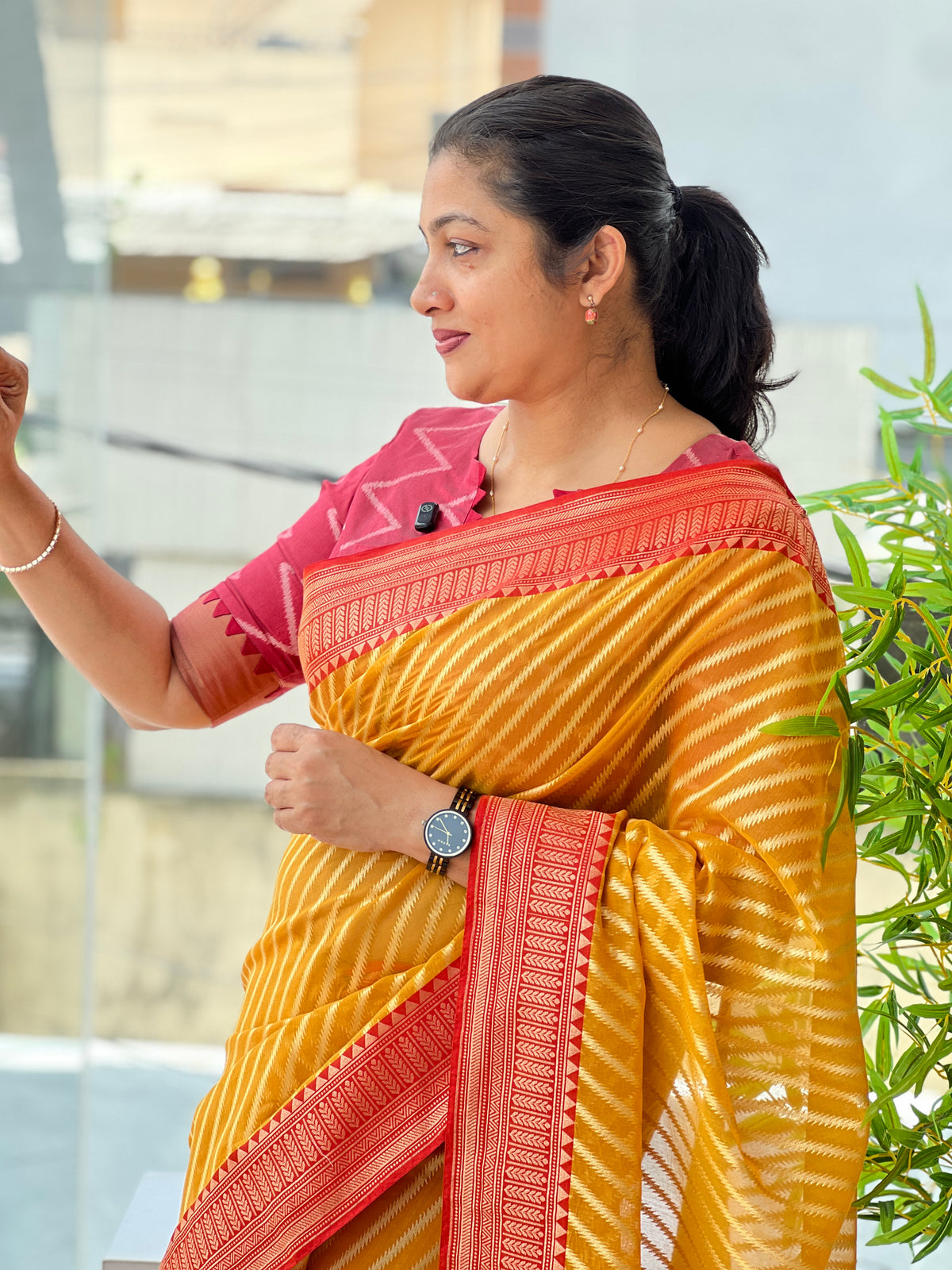 Diagonal Stripe Pattern Kora Banarasi Saree | KMM115