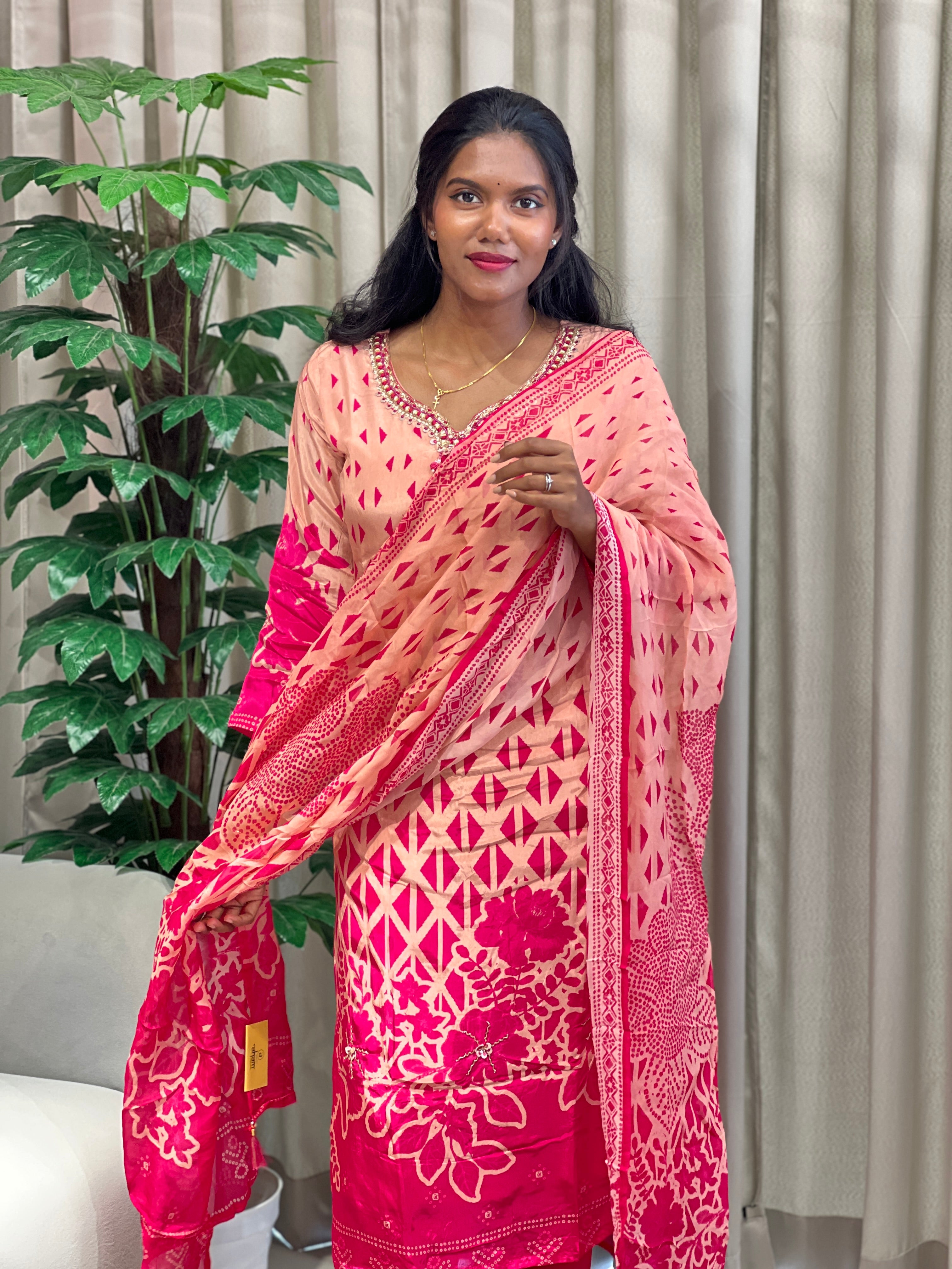 Floral Printed Muslin Silk Kurta Set | FW384