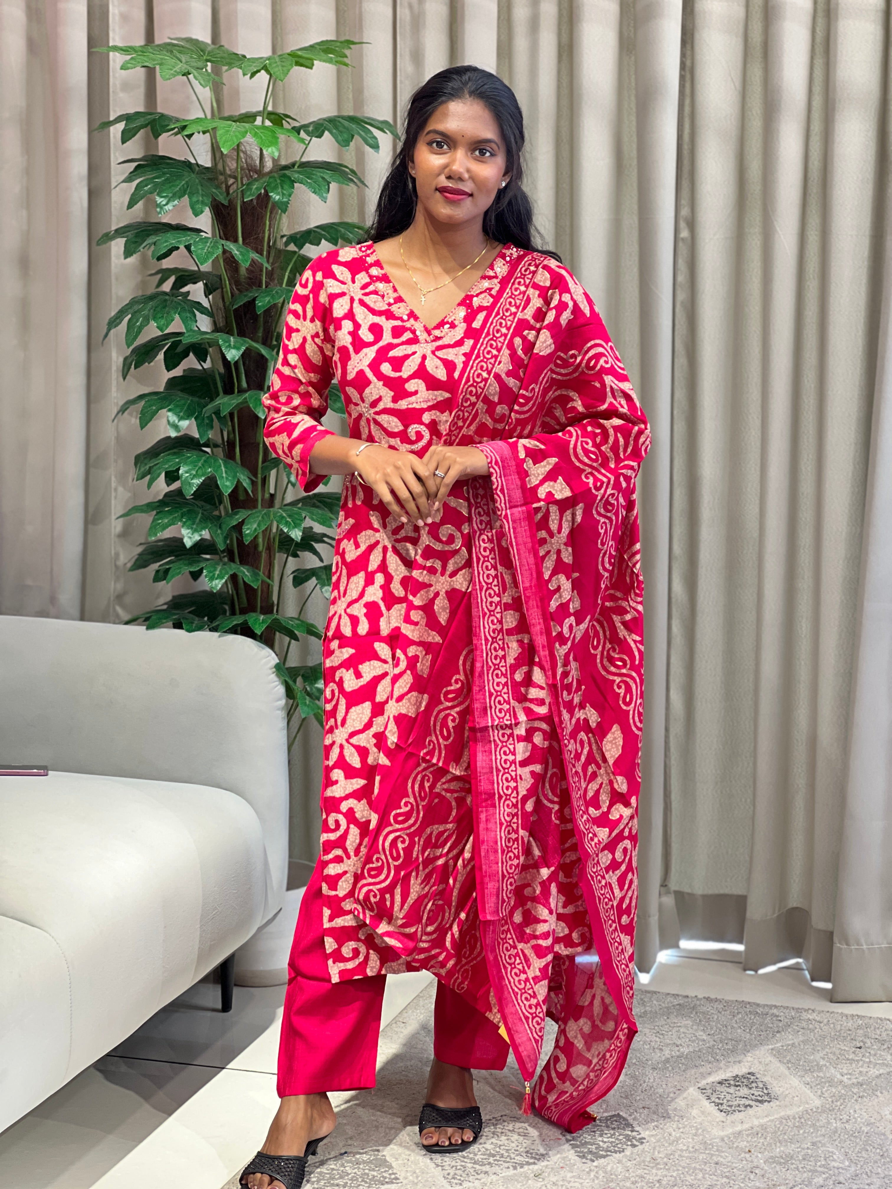 Floral Printed Muslin Finish Kurta Set | FW385